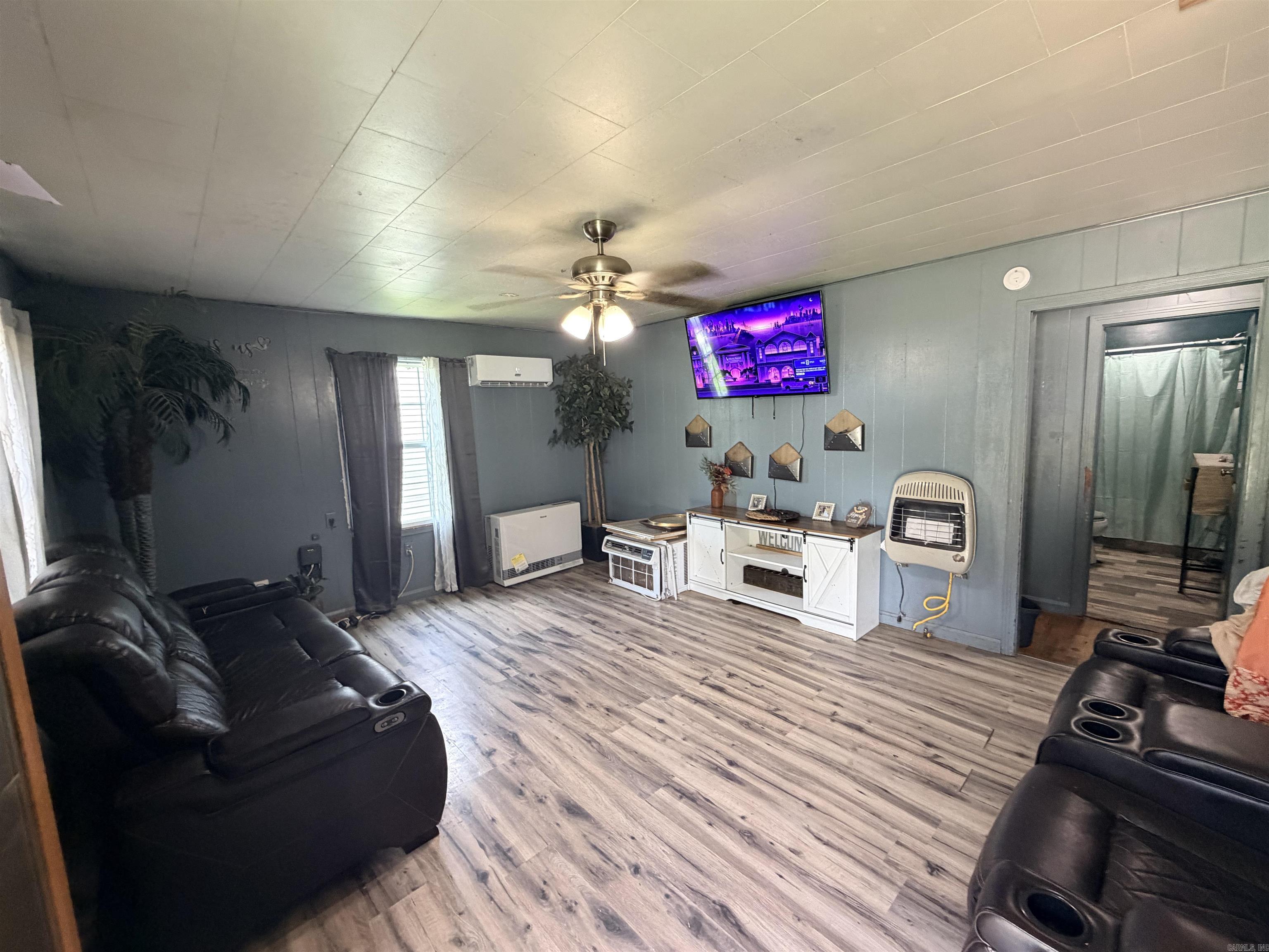 M&B PIGGOTT 2-20-8 - Residential