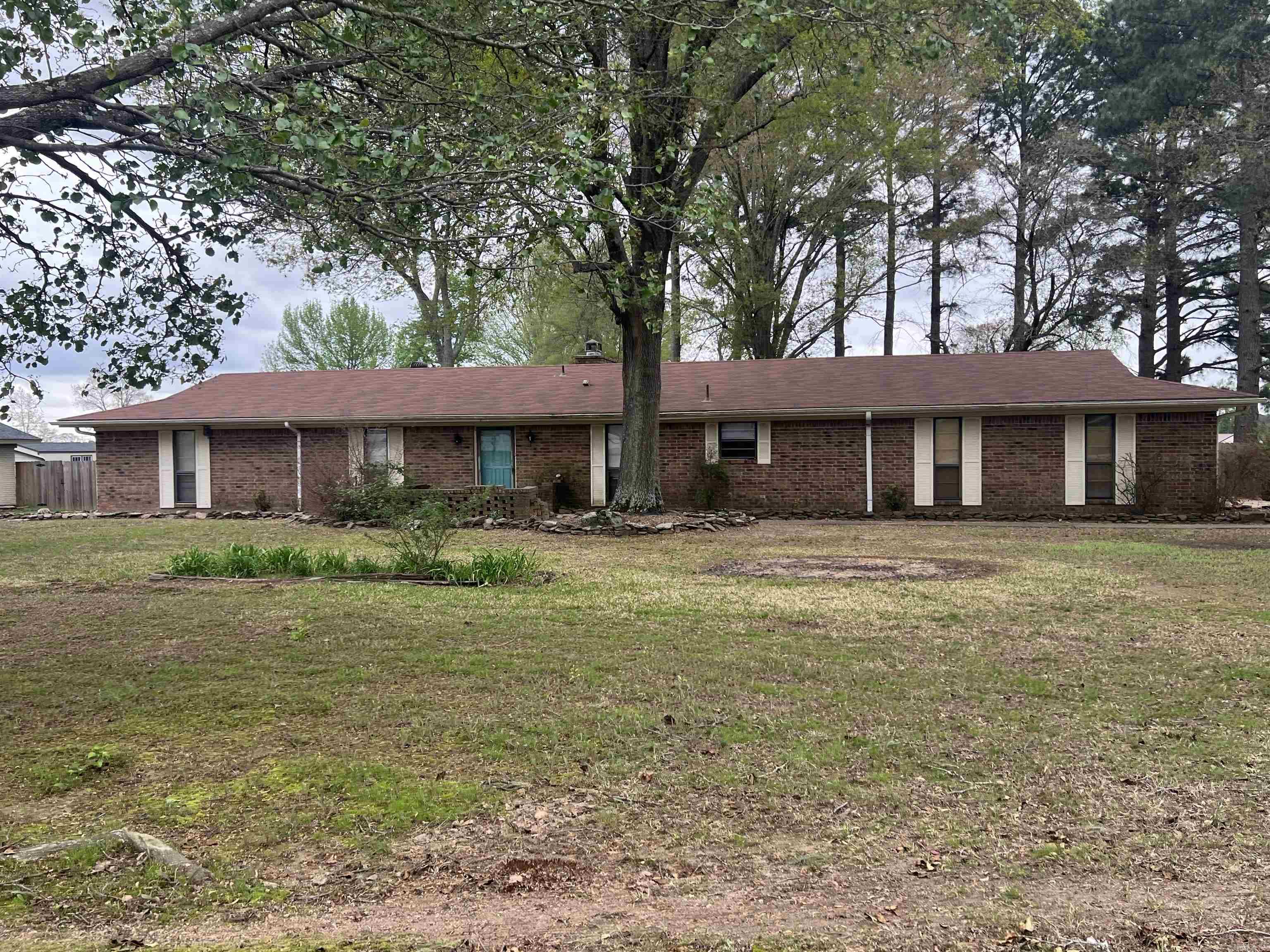 Wonderful 3 bedroom, 2 bath home conveniently located near shopping, school and local restaurants.  Living area features a brick fireplace and a spacious kitchen.  Also has a unique 33 record sound system wired throughout the home.  You’ll enjoy your large privacy fenced back yard with screened porch and open deck and nice shade trees.