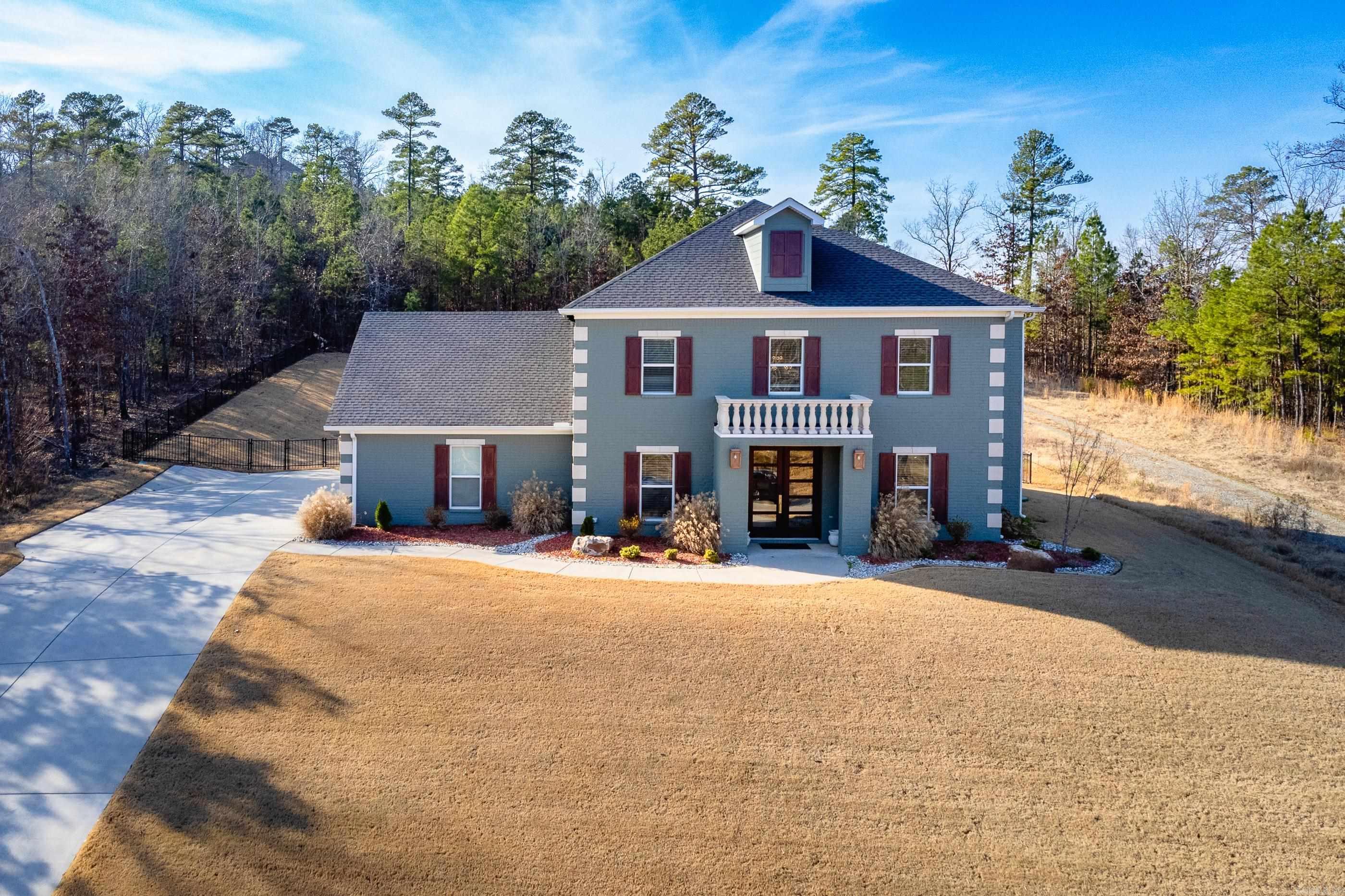 Beautiful like new construction custom built home in Waterview Estates! Hardwoods throughout the entire home, grand entrance, open floor plan, formal dining, formal living, seperate office, three car garage, tankless hot water tank, home is all electric, fully fenced backyard with iron fencing and on over half an acre! Huge primary suite and incredible custom kitchen! Enjoy the exclusive gated neighborhood, tennis courts, basketball courts and recreational fields.