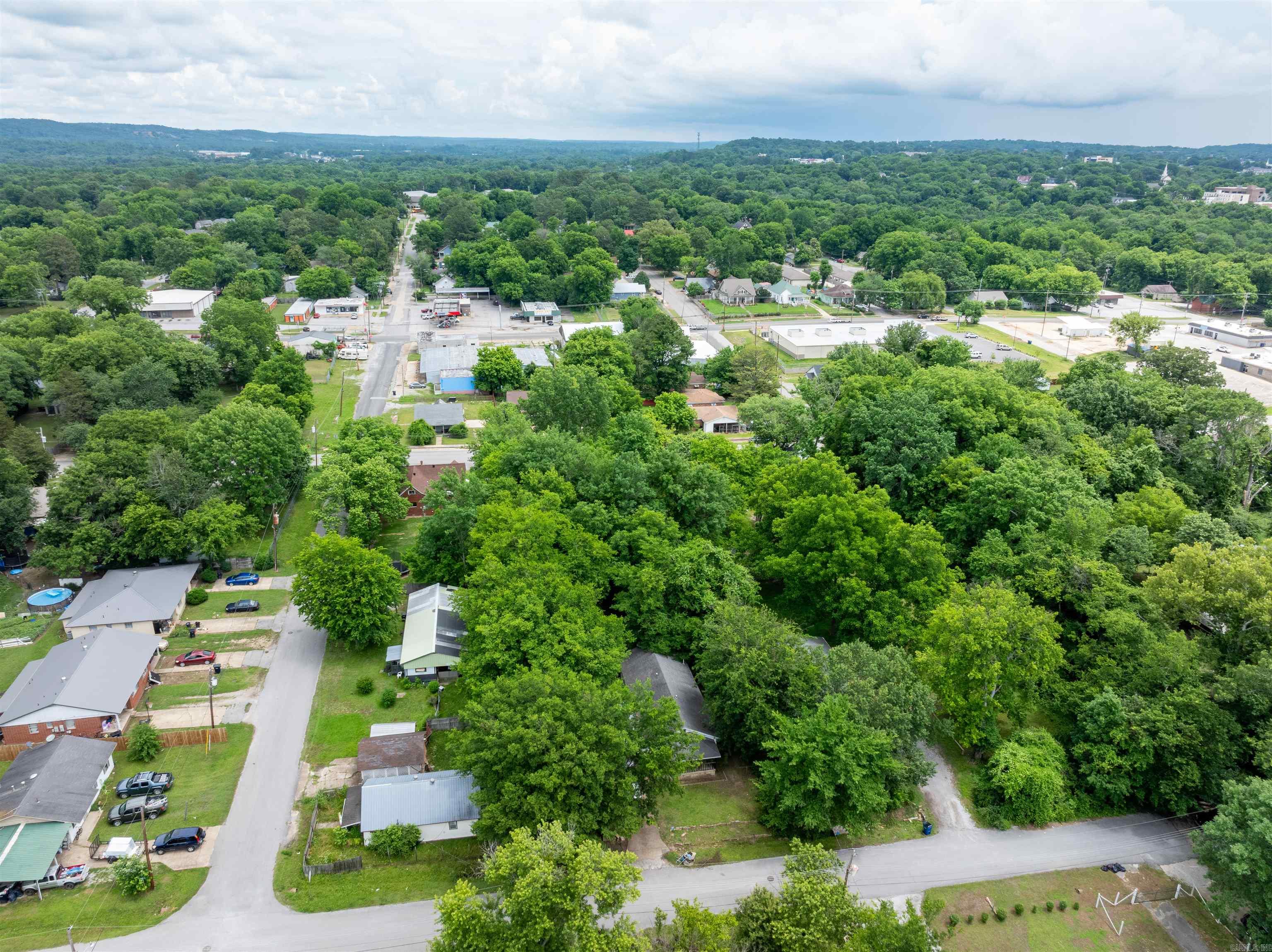 MAXFIELD WEST - Residential