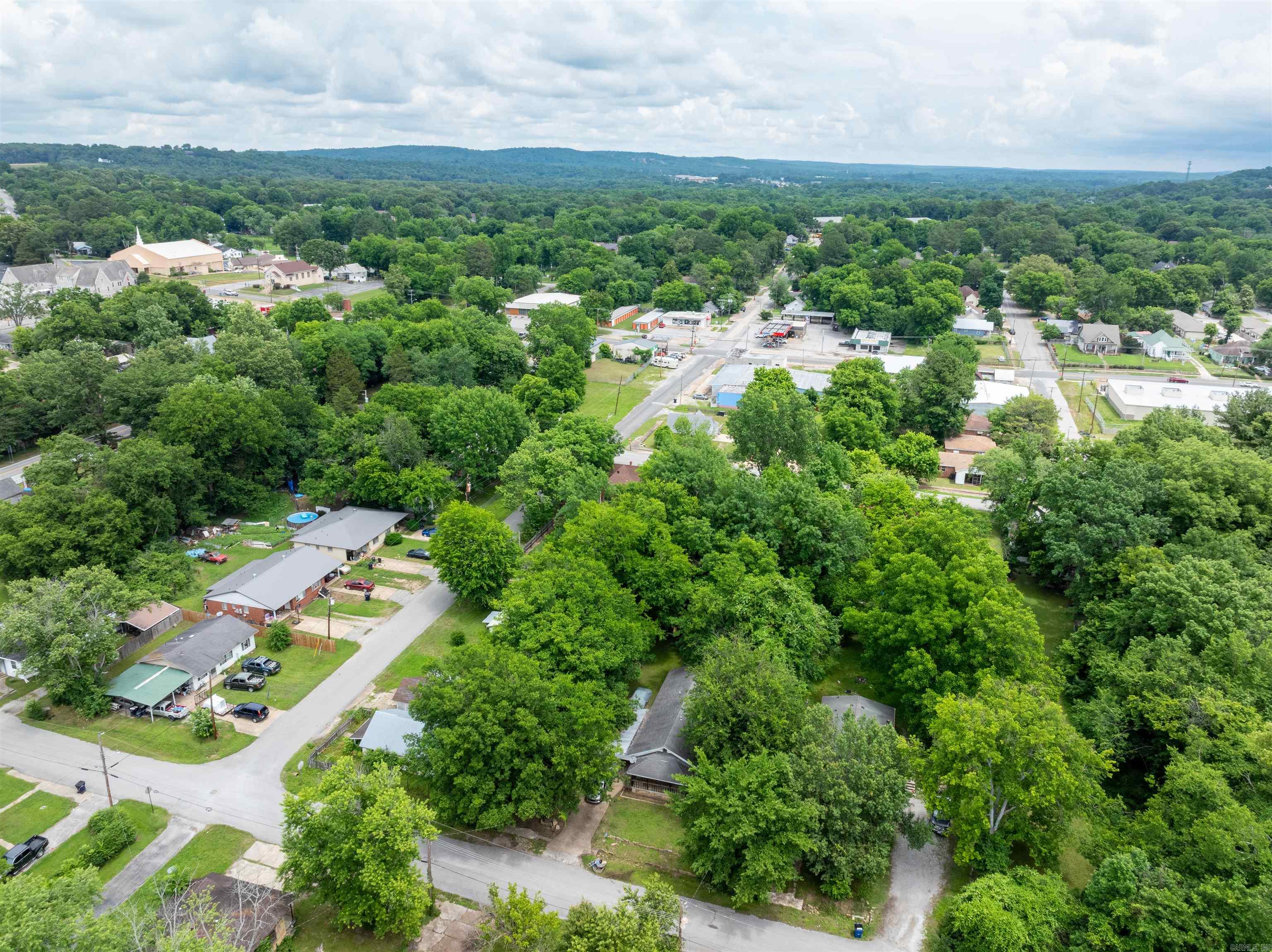 MAXFIELD WEST - Residential
