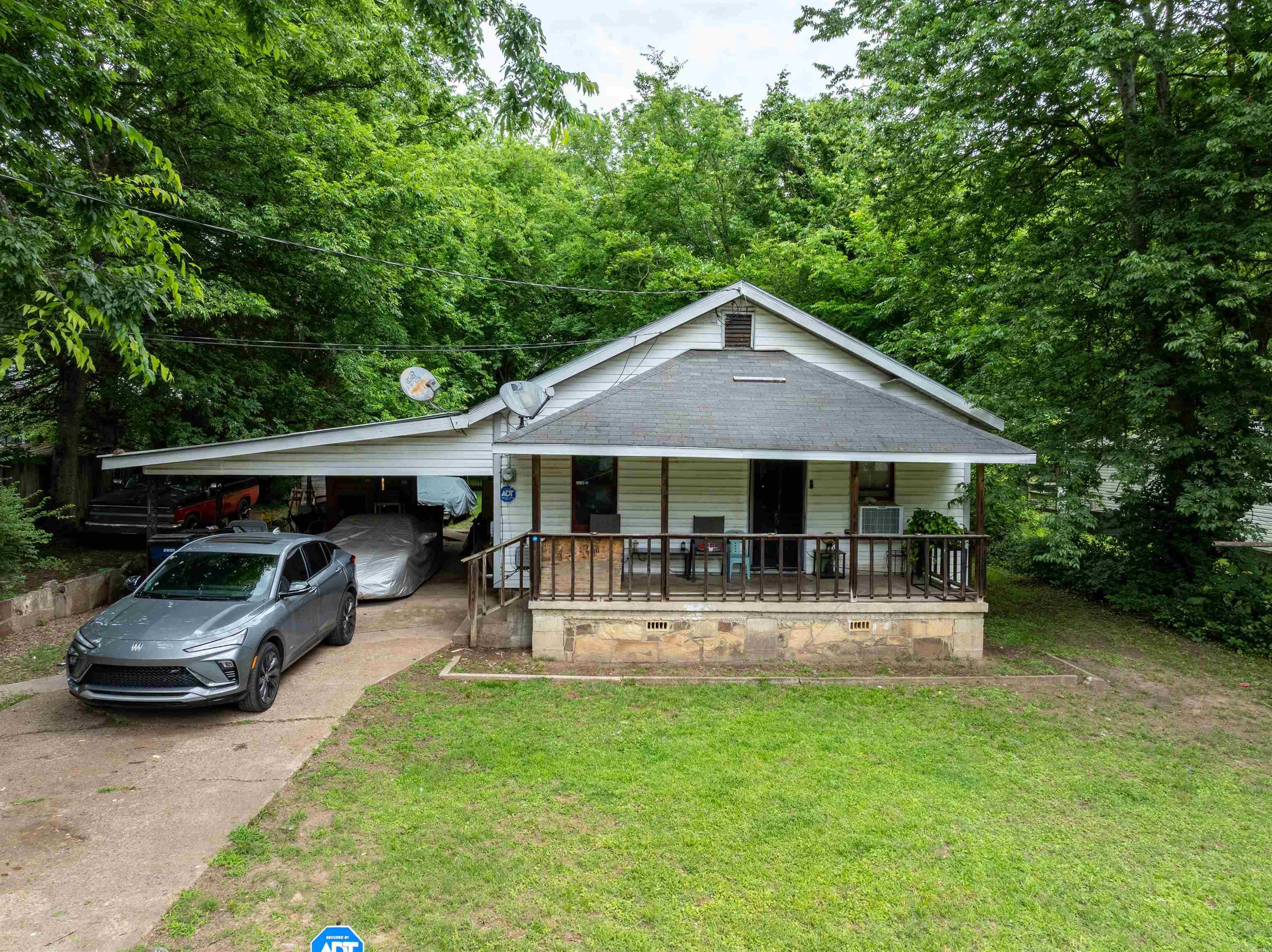 MAXFIELD WEST - Residential