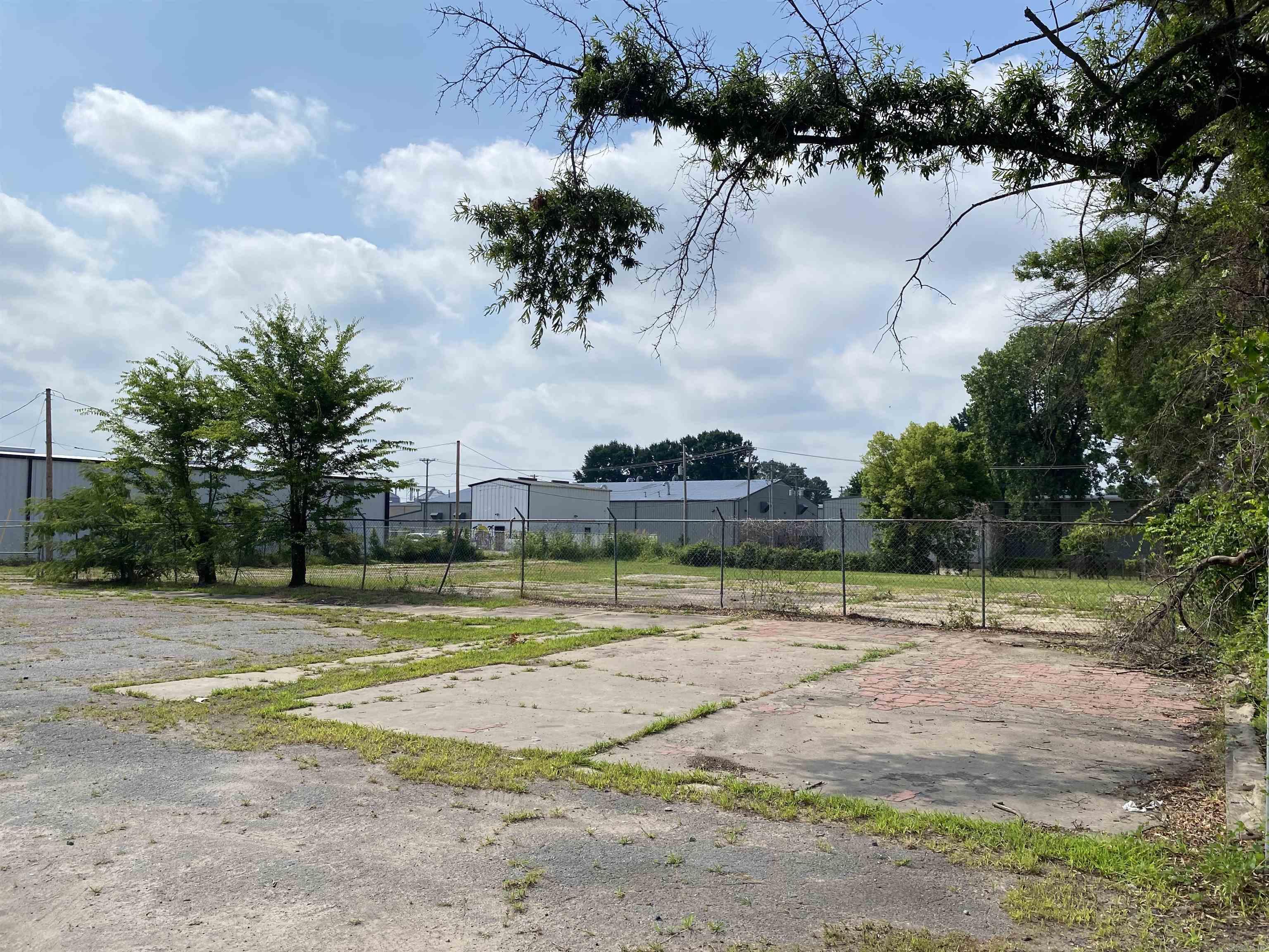 Prime Commercial Lot for Sale -Your Business Vision Awaits! Imagine the possibilities... a state-of-the-art office building, or perhaps a car lot. This exceptional commercial lot is ready for your entrepreneurial vision to take root and flourish. Situated in the heart of down town North Little Rock with high traffic and excellent visibility.  Zoned for C-4 businesses, giving you the freedom to bring your unique concept to life. Generous lot size of .88 acres. Don't miss this rare opportunity to plant the seeds of your business success.  Agents see Remarks.