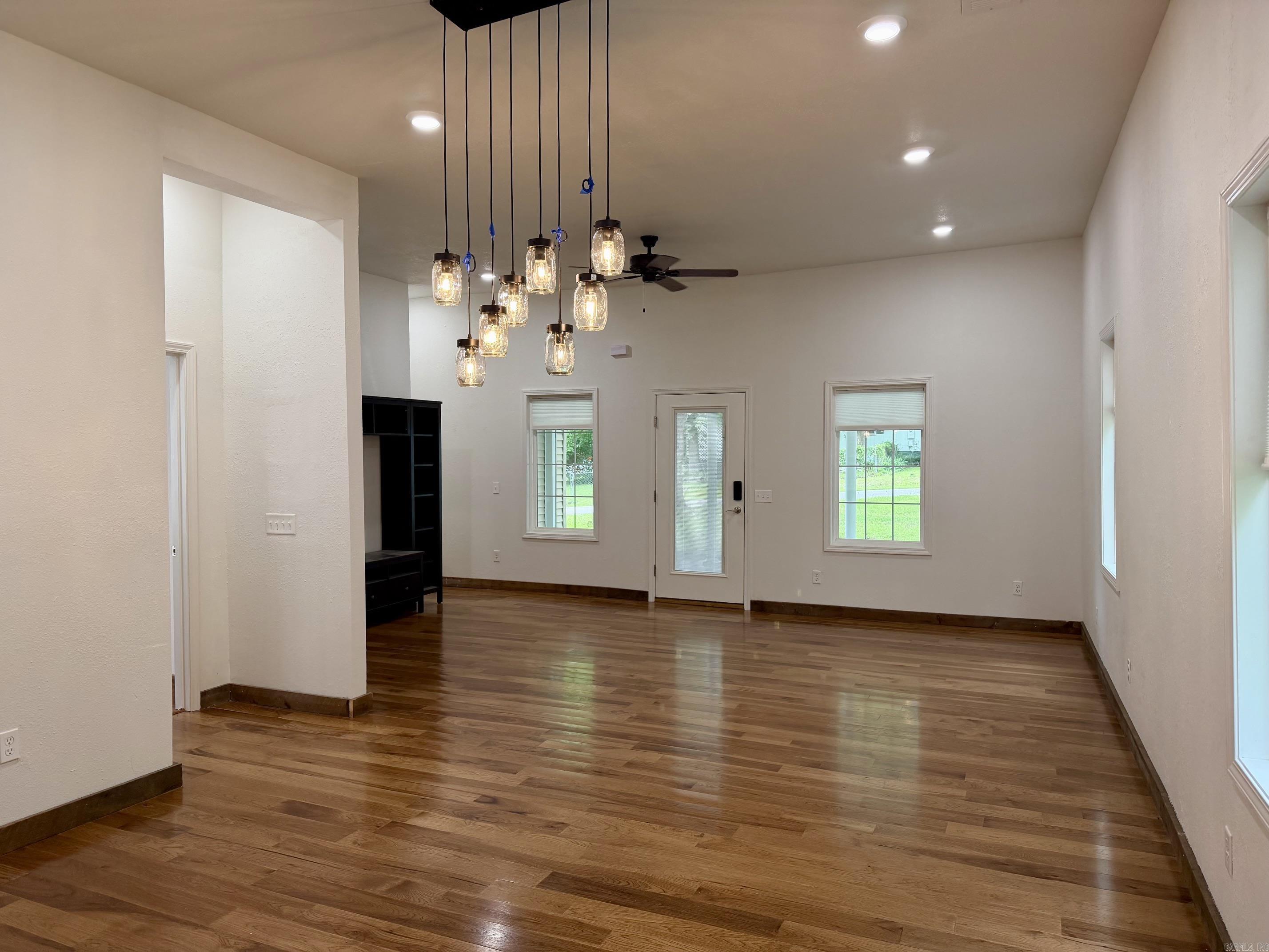 Heber Springs-Inside - Residential