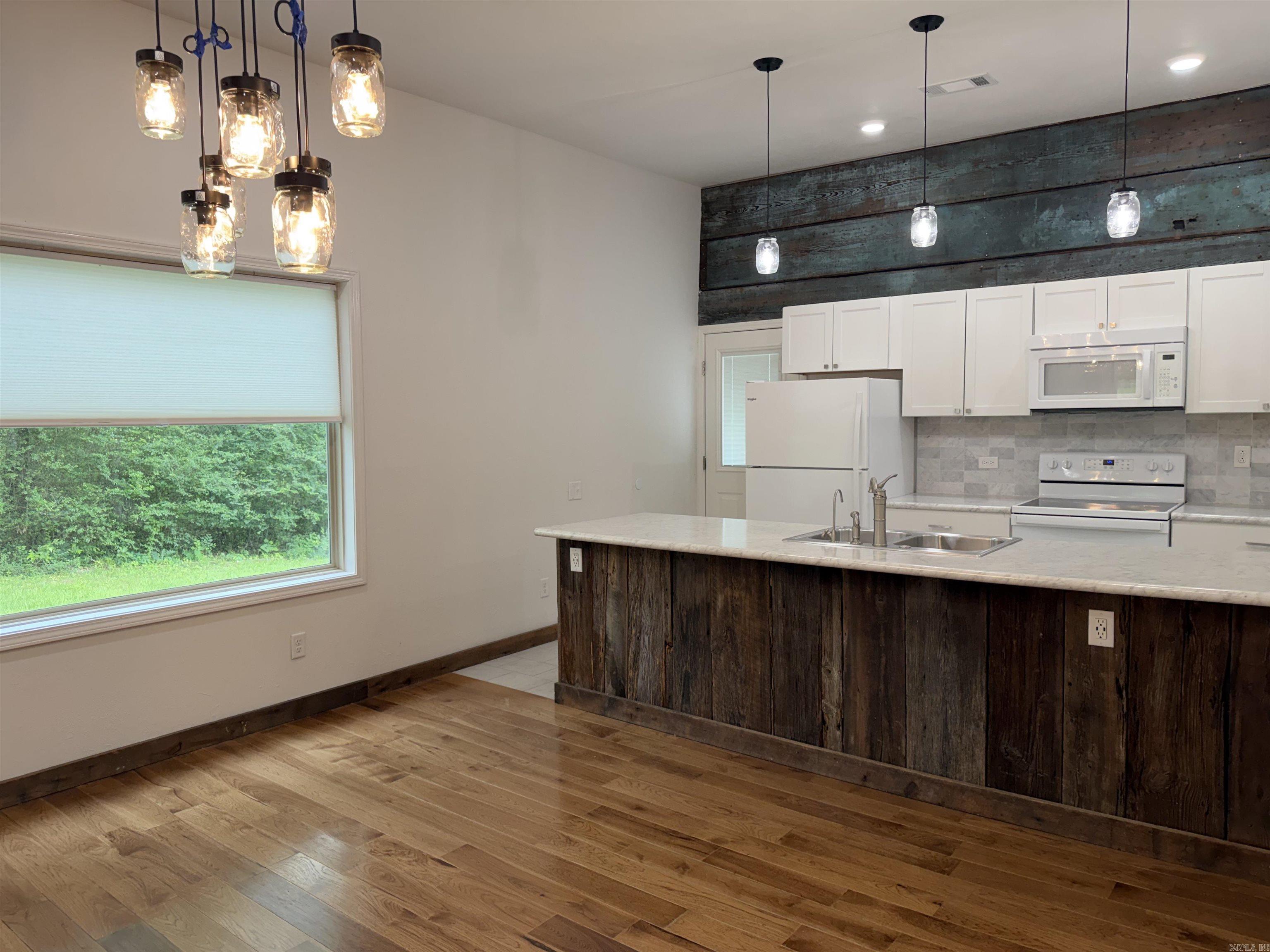Heber Springs-Inside - Residential