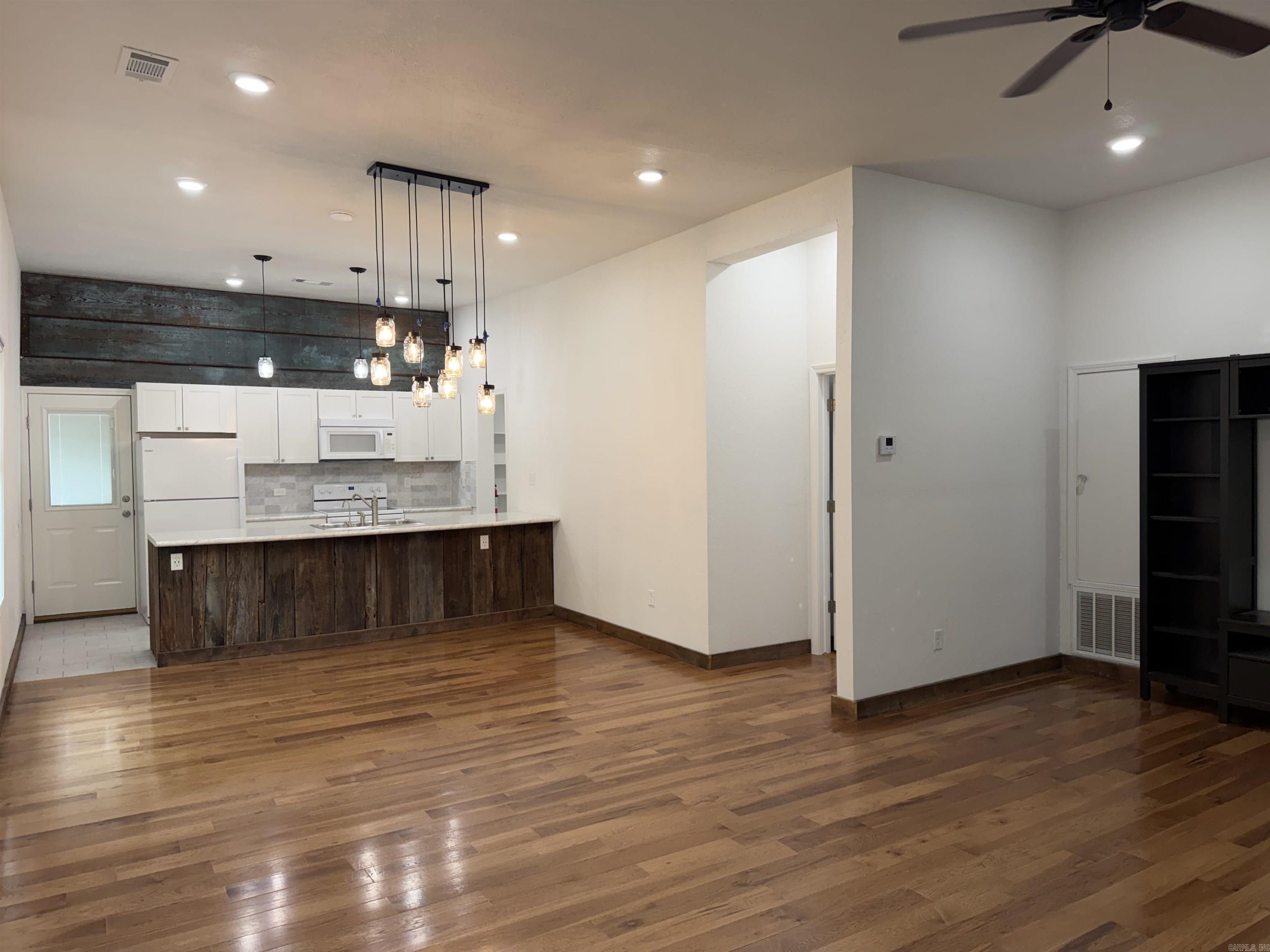 Heber Springs-Inside - Residential