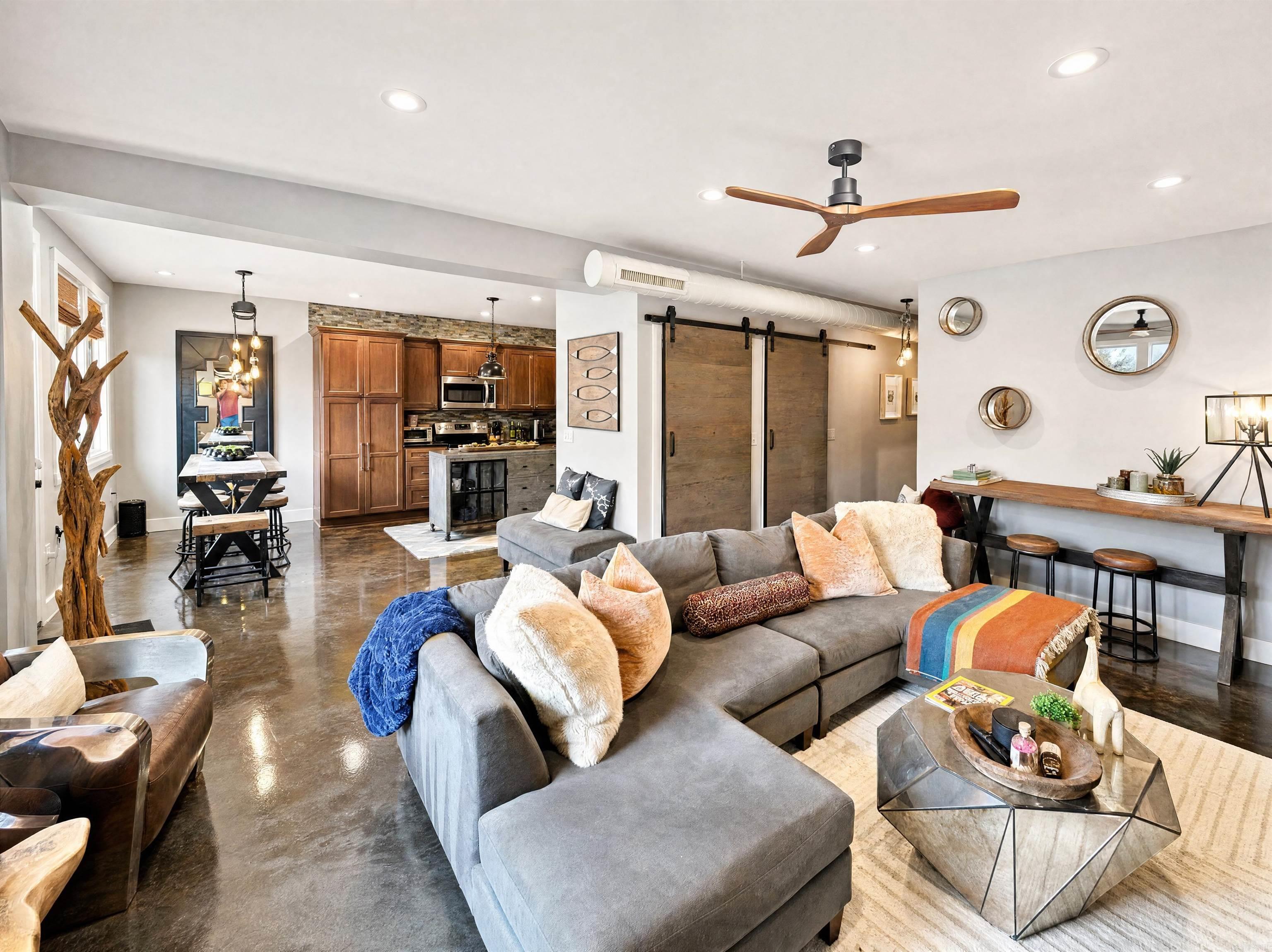 NARROWS INN AT GREERS FERRY HPR - Residential