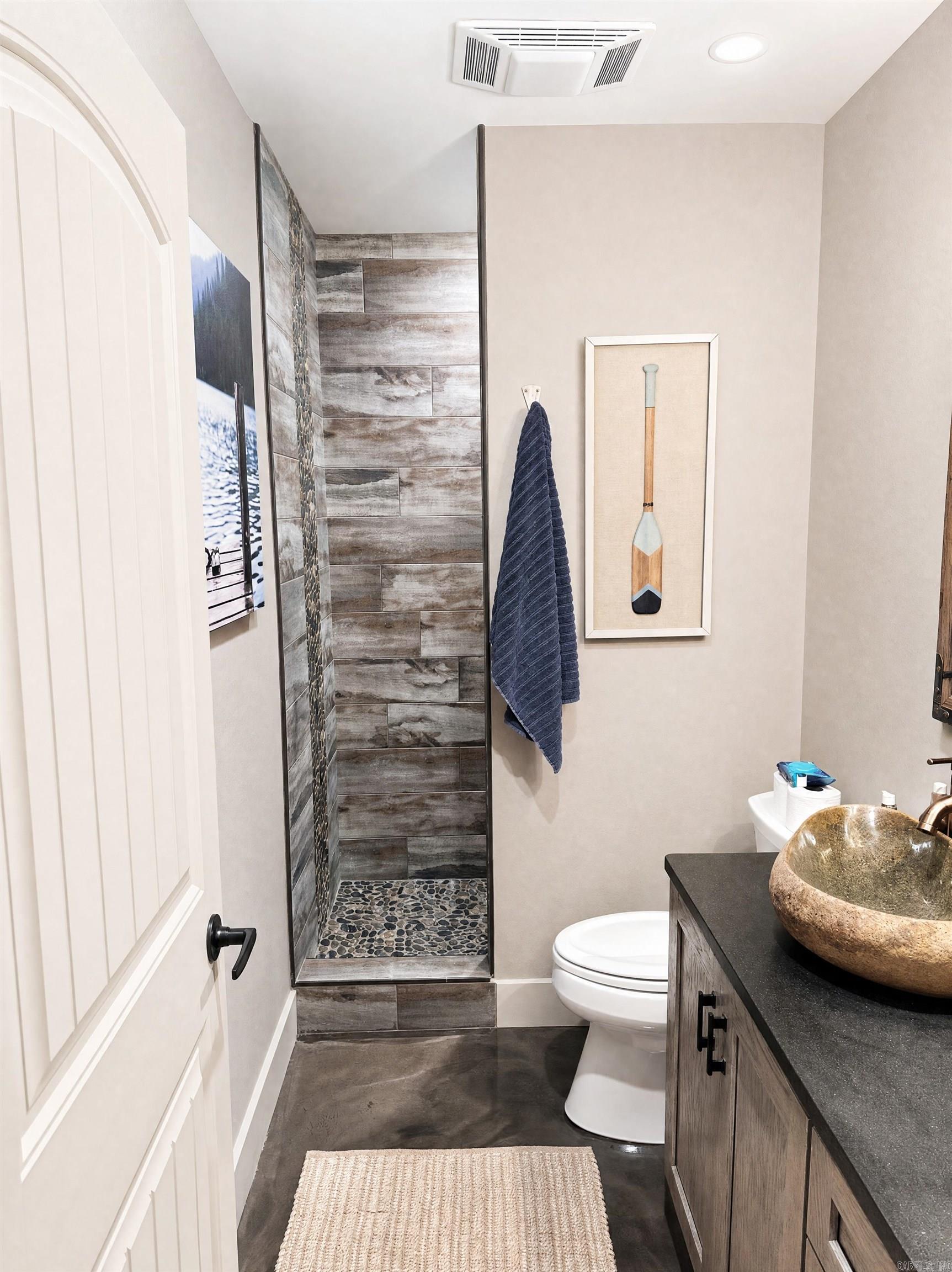 NARROWS INN AT GREERS FERRY HPR - Residential