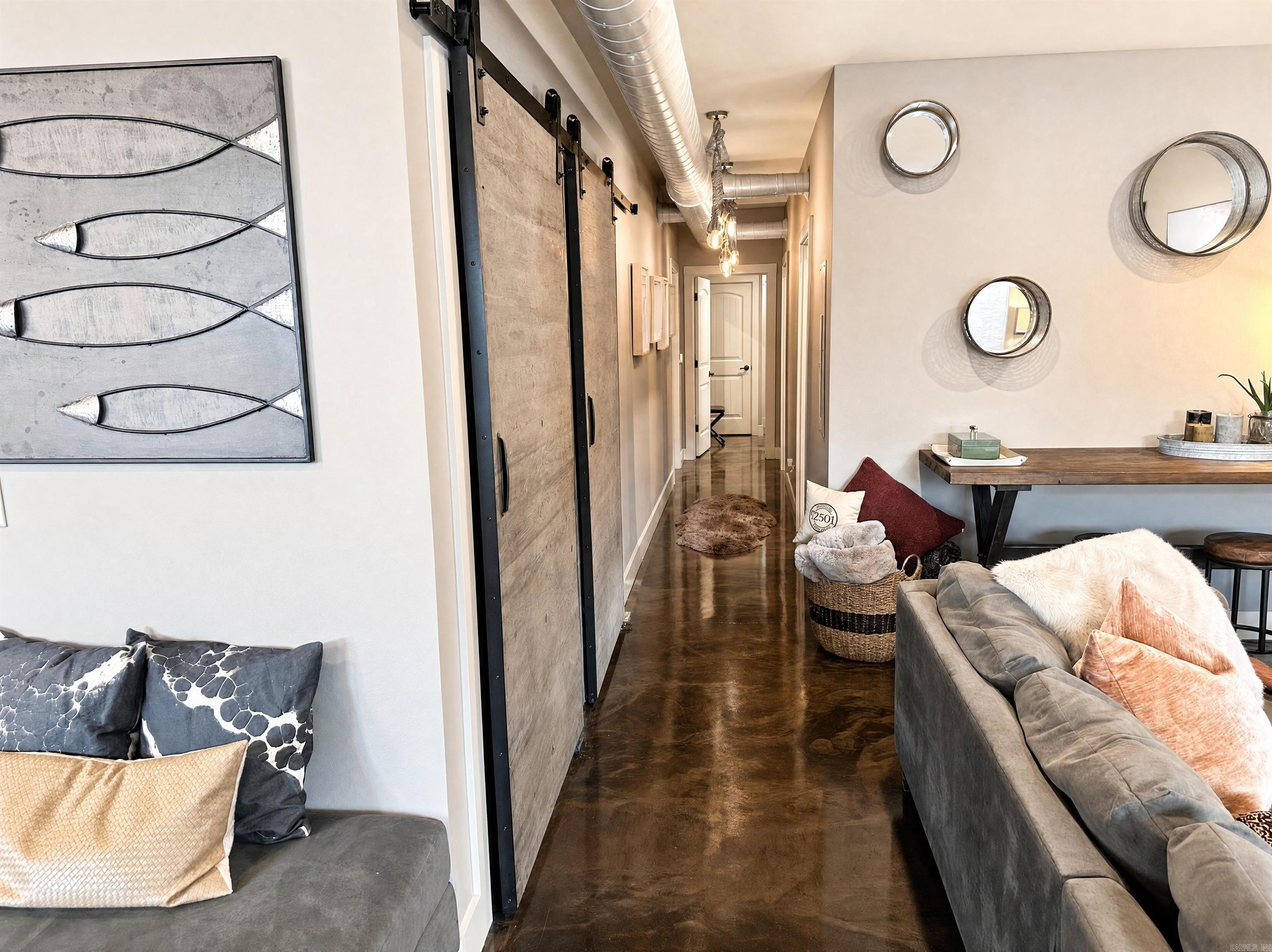 NARROWS INN AT GREERS FERRY HPR - Residential