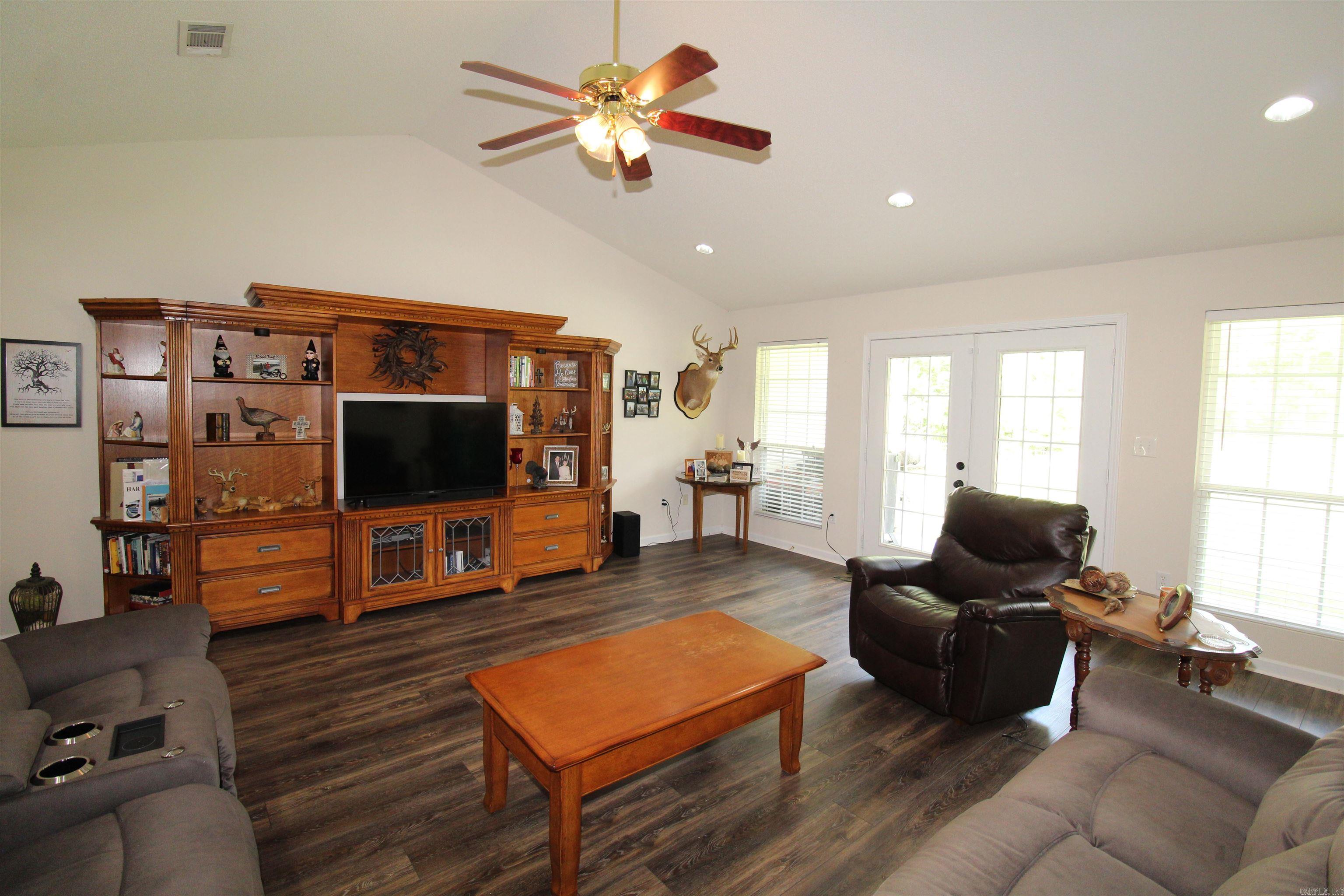 ROBINWOOD 1 - Residential