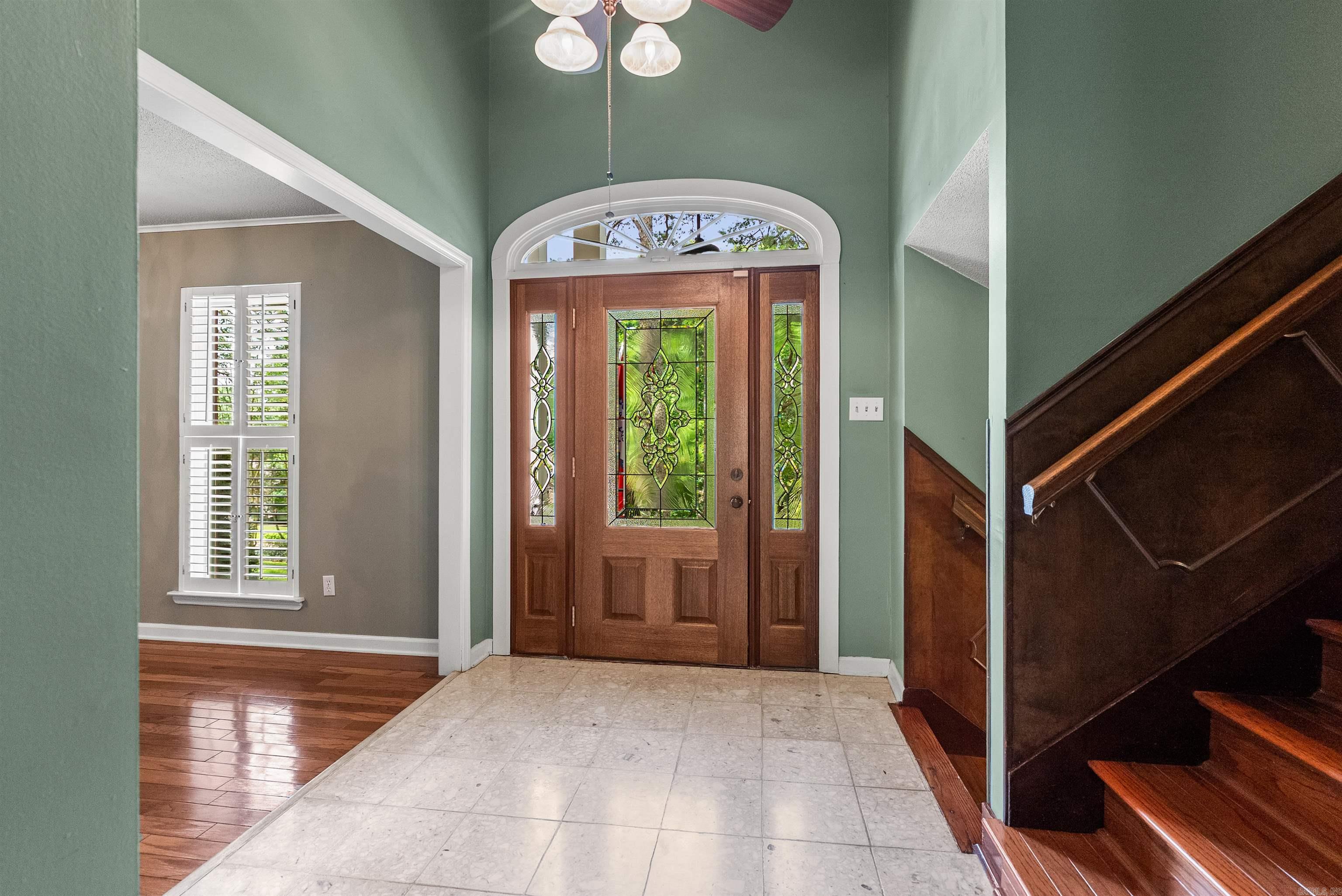 LEAWOOD MANOR - Residential