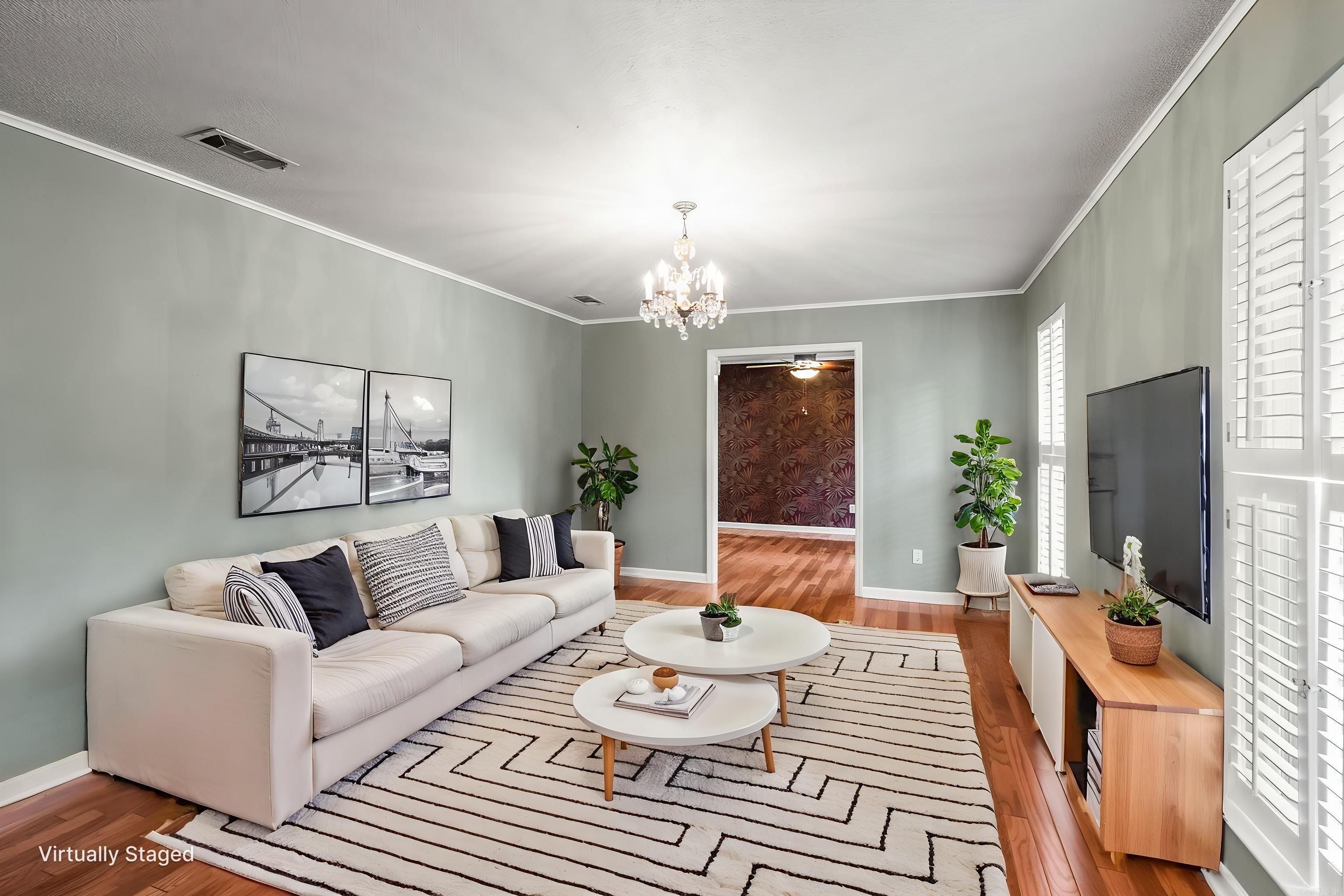 LEAWOOD MANOR - Residential