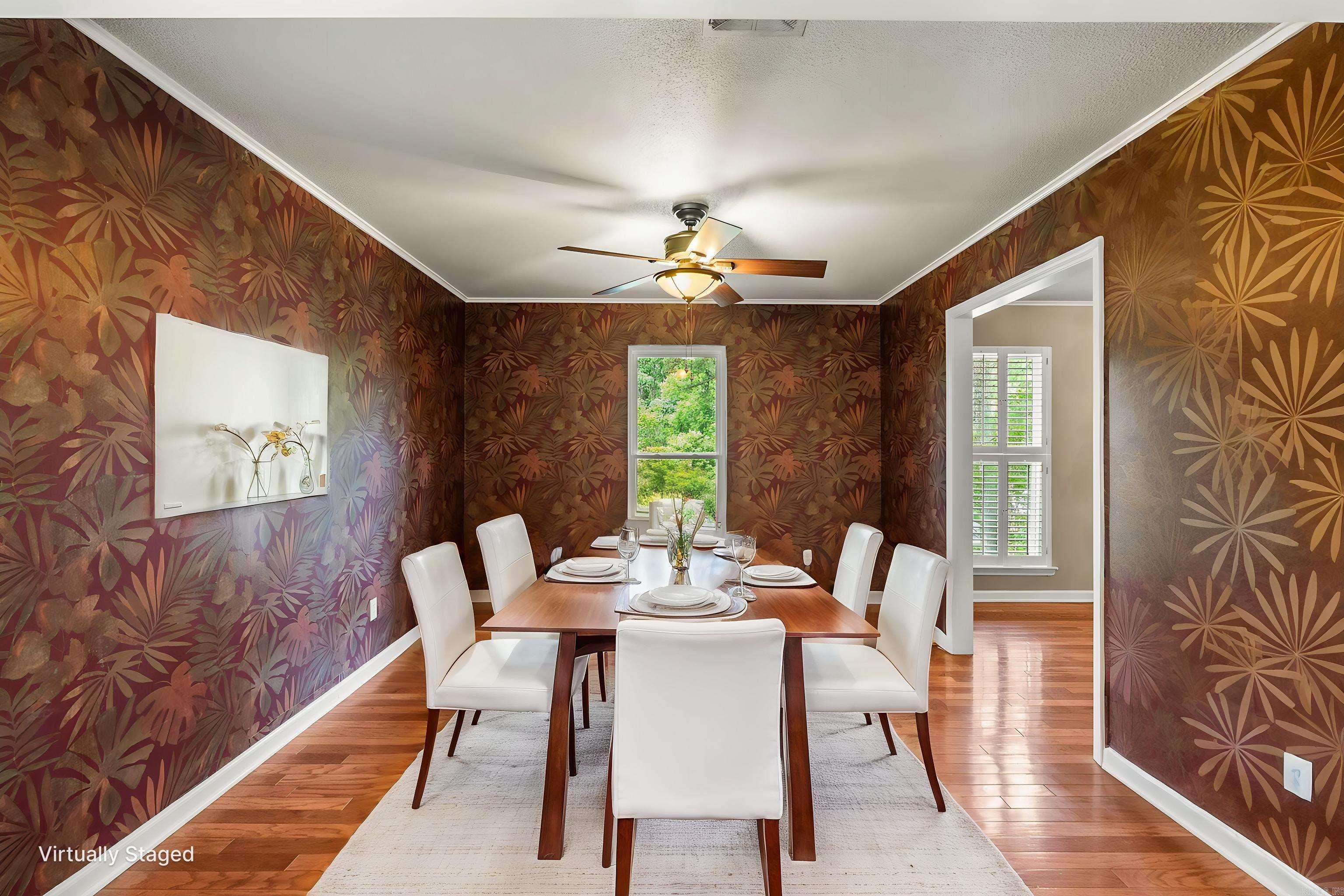 LEAWOOD MANOR - Residential