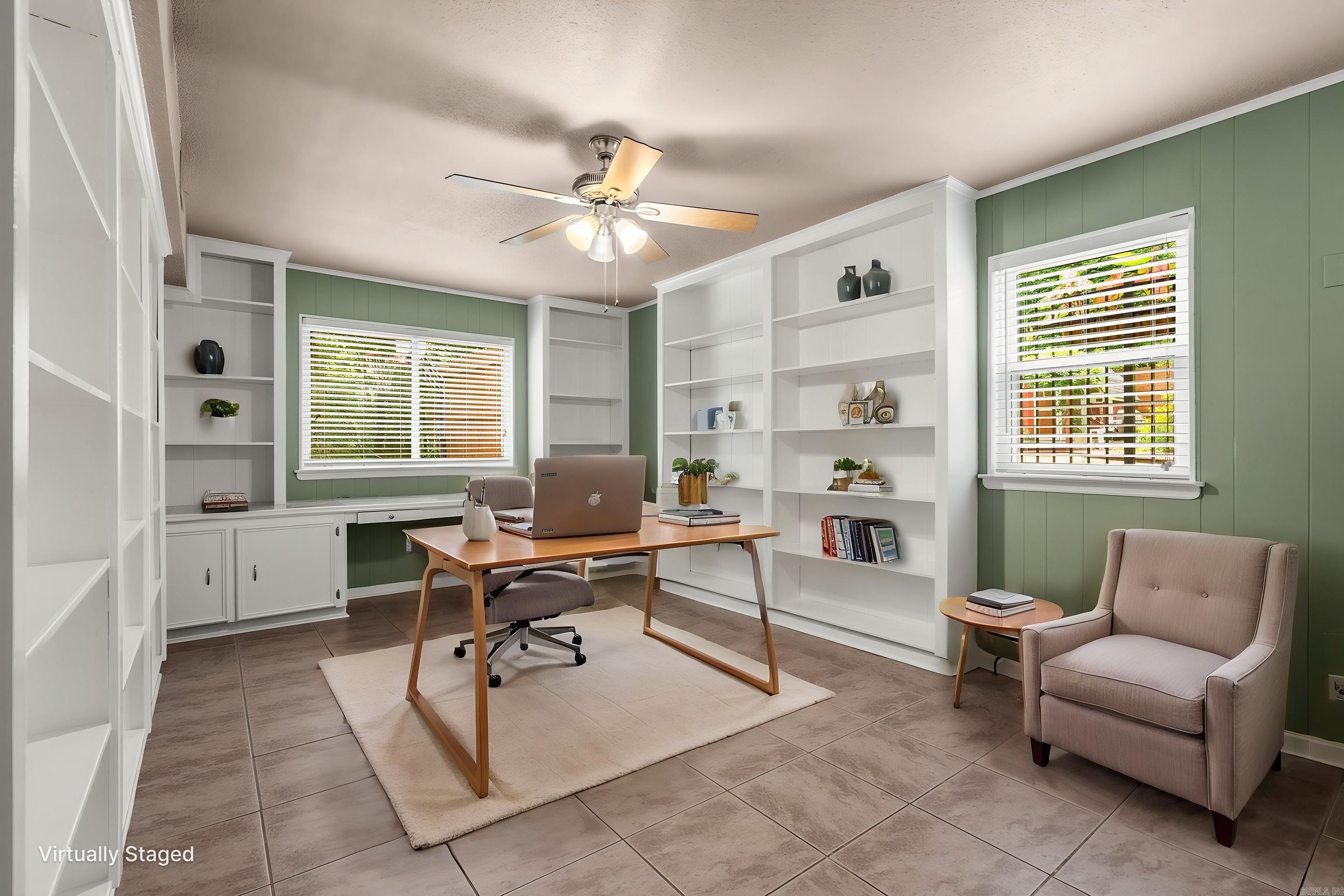 LEAWOOD MANOR - Residential