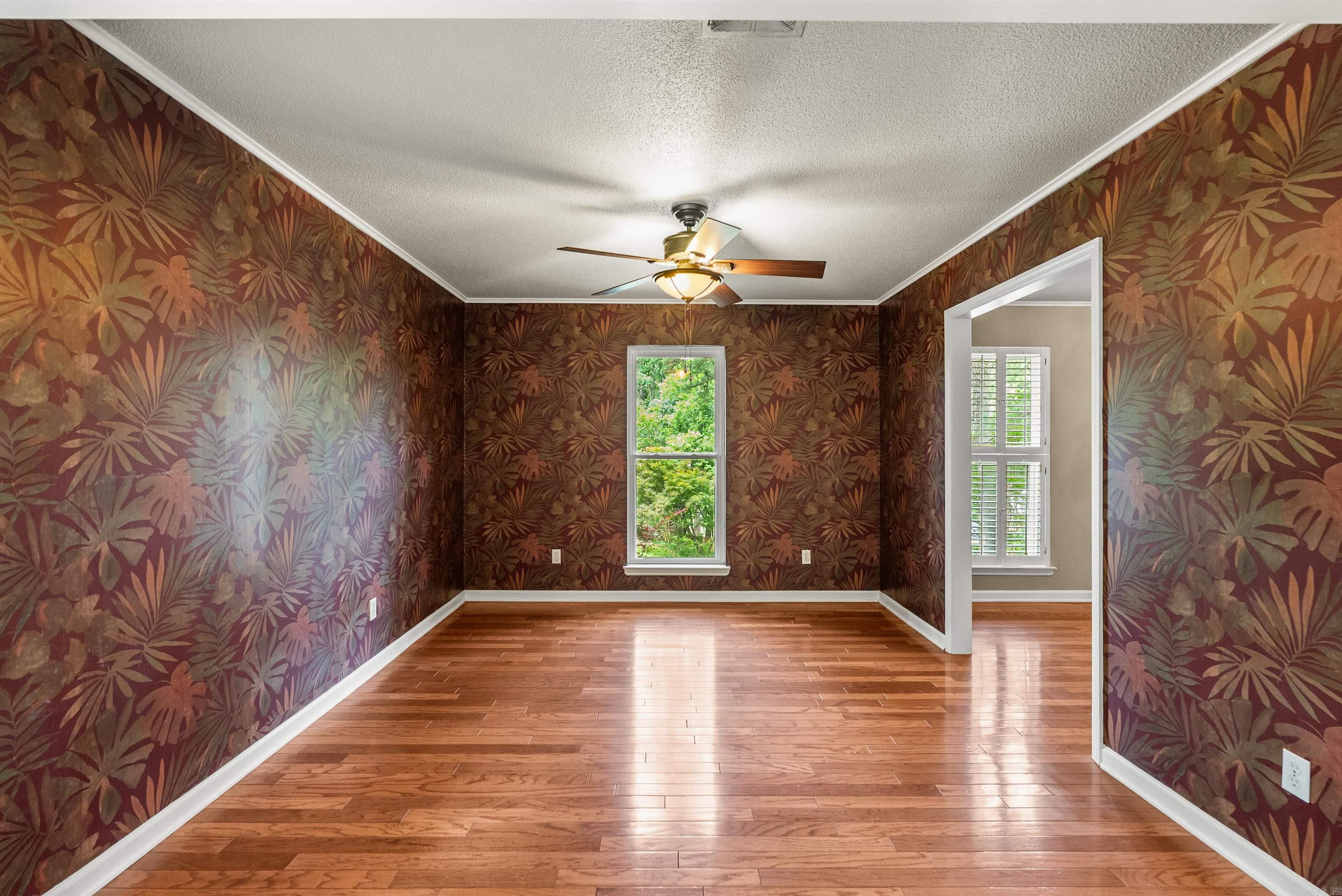 LEAWOOD MANOR - Residential