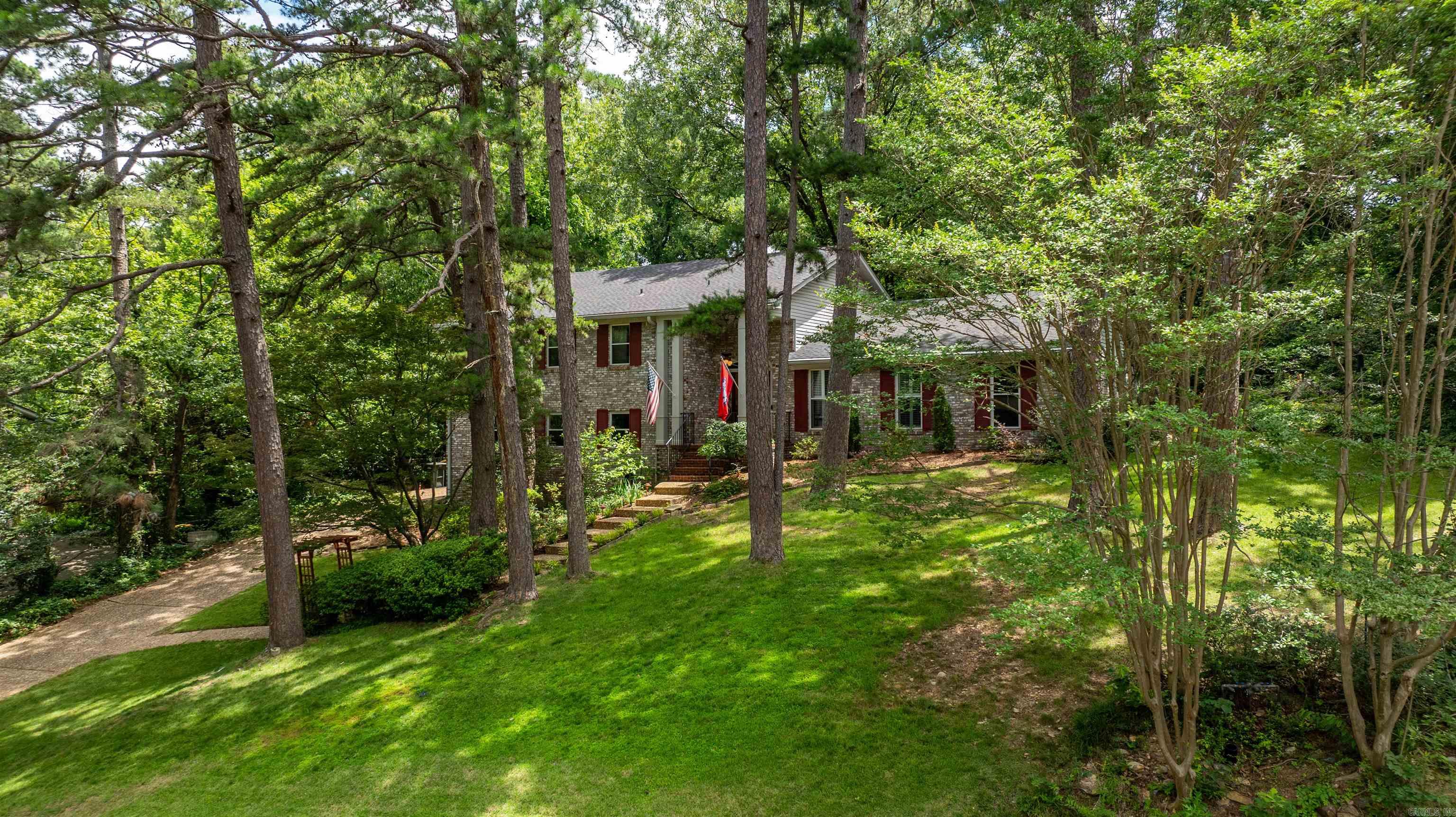 LEAWOOD MANOR - Residential