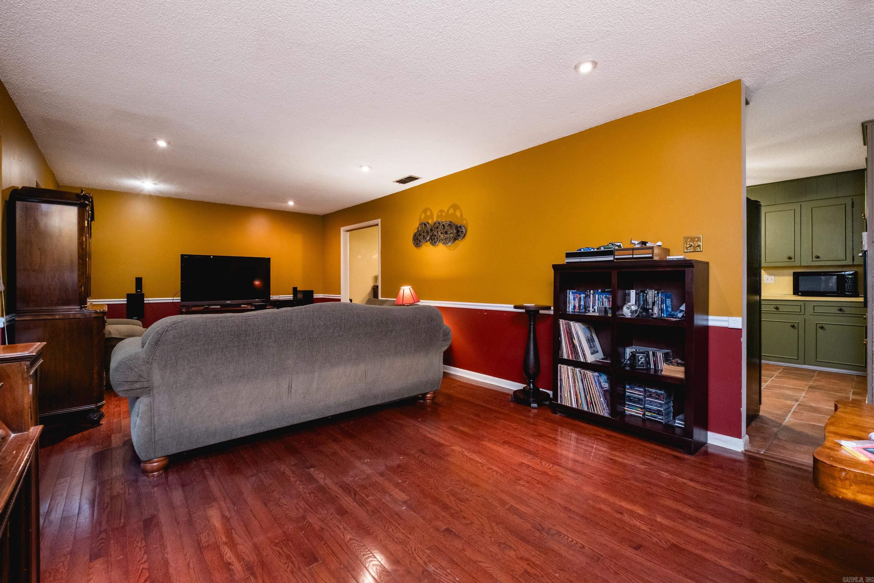 COLONY PARK - Residential