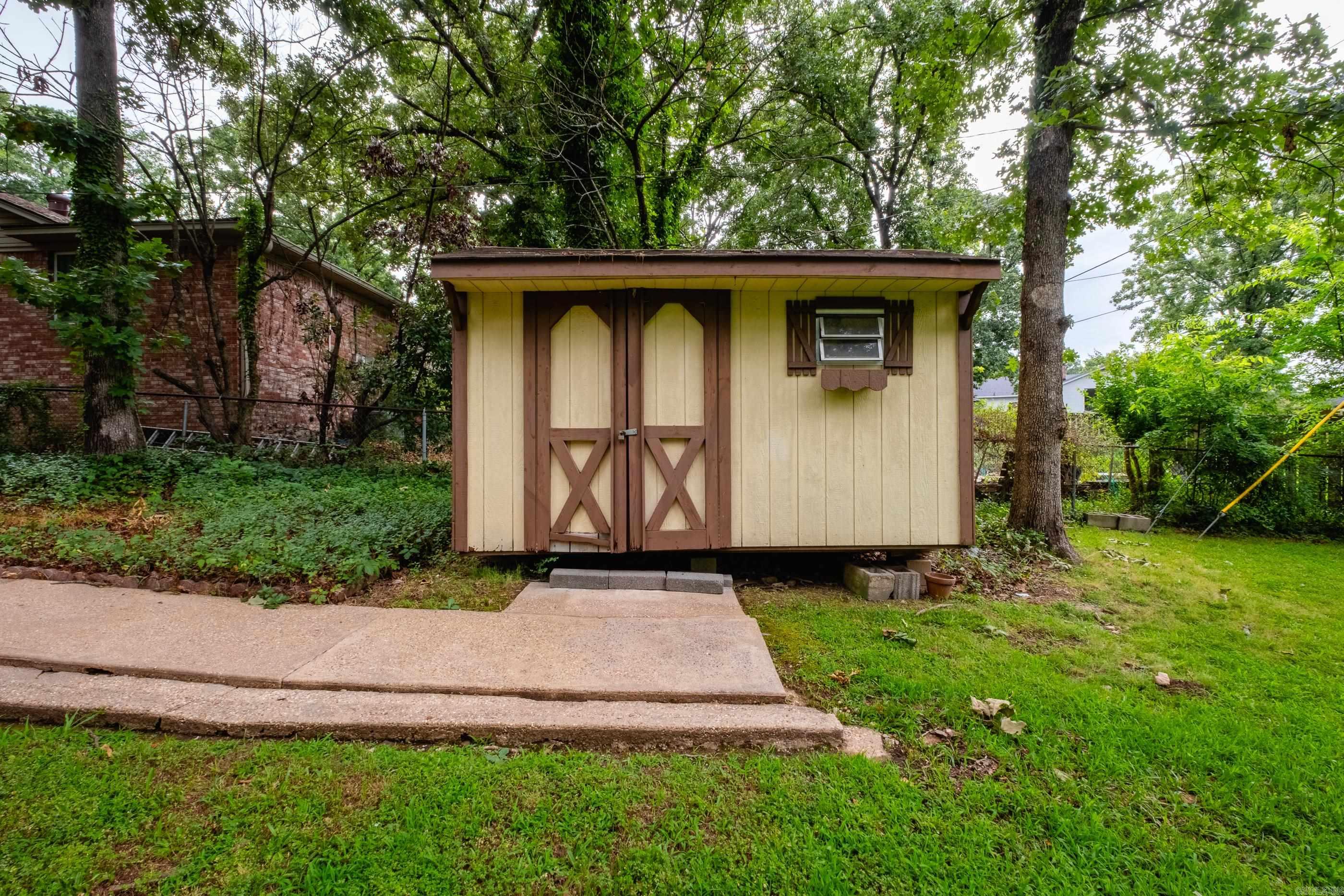 COLONY PARK - Residential