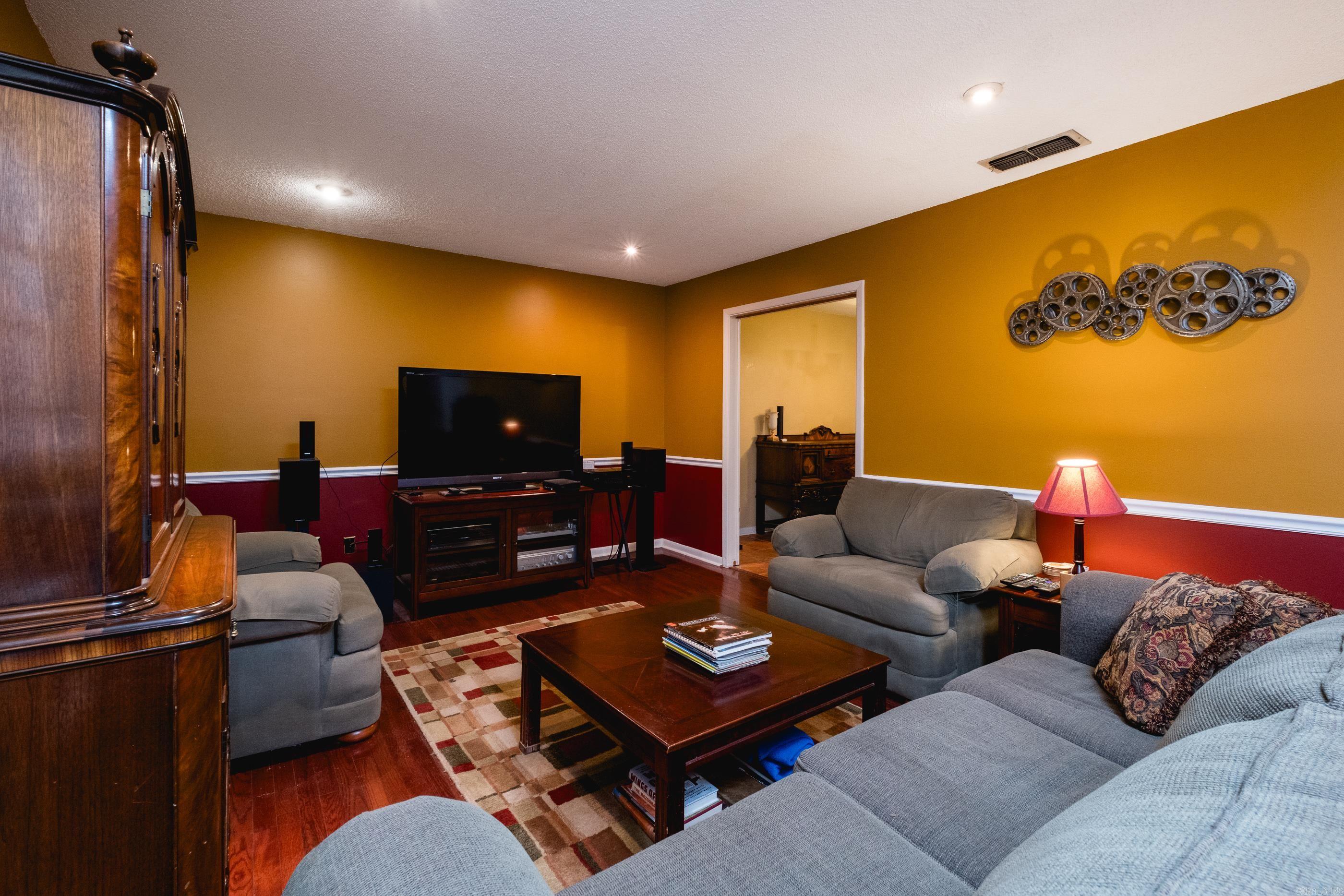COLONY PARK - Residential