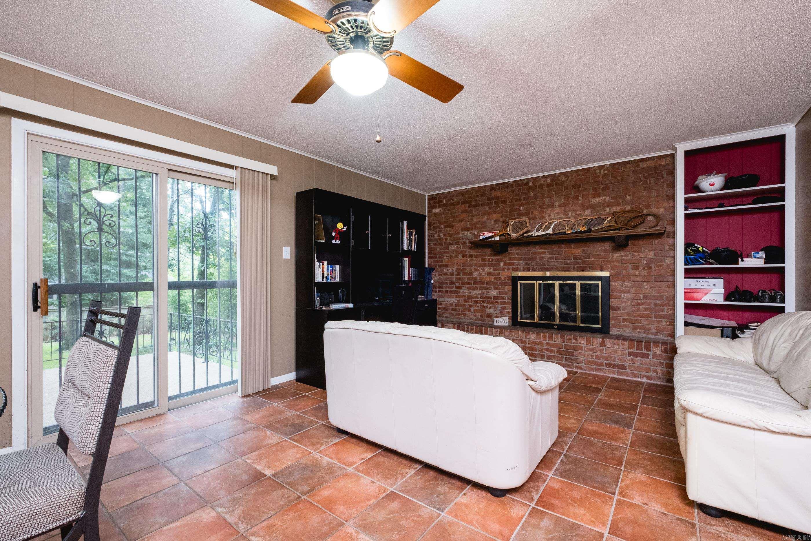 COLONY PARK - Residential