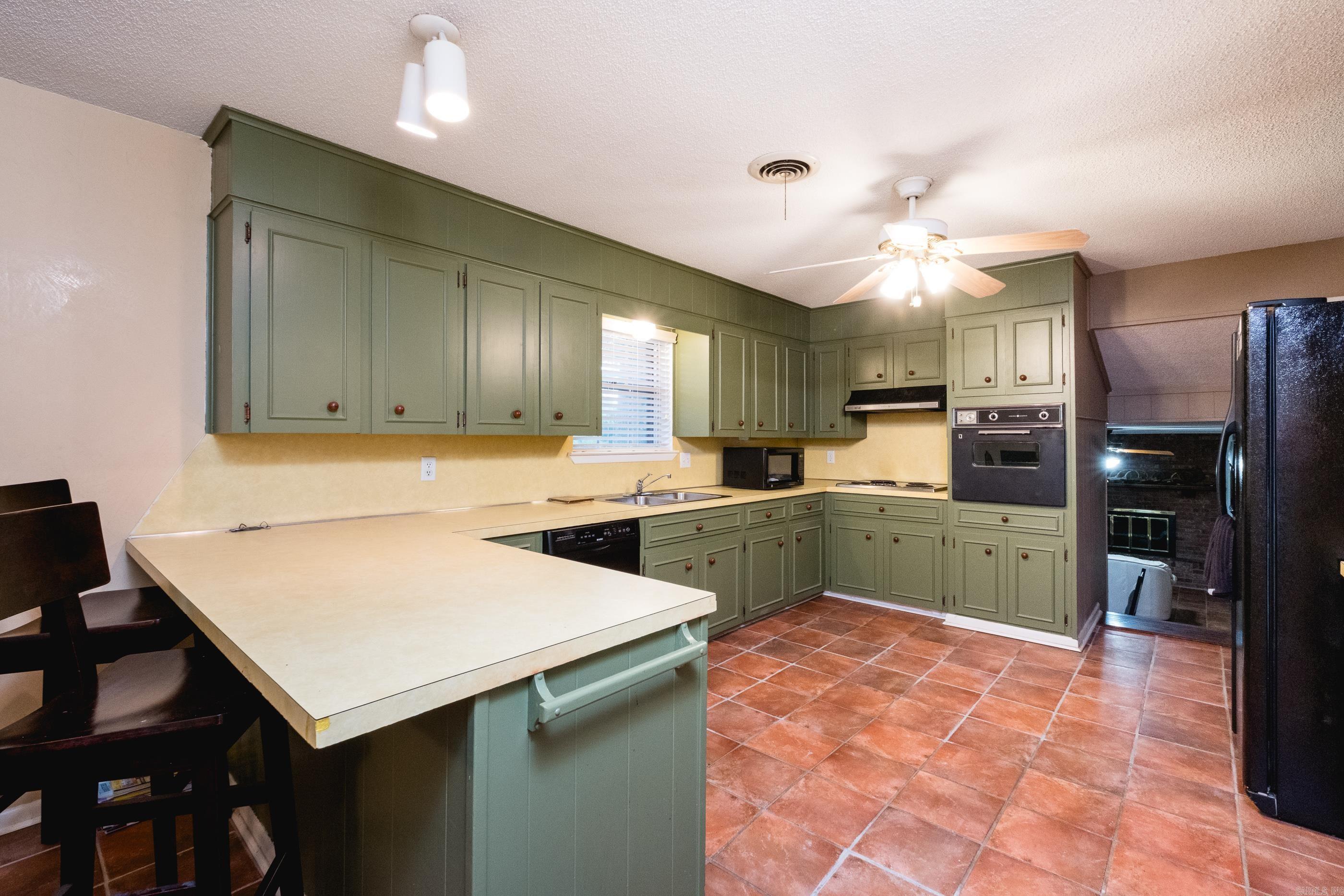 COLONY PARK - Residential