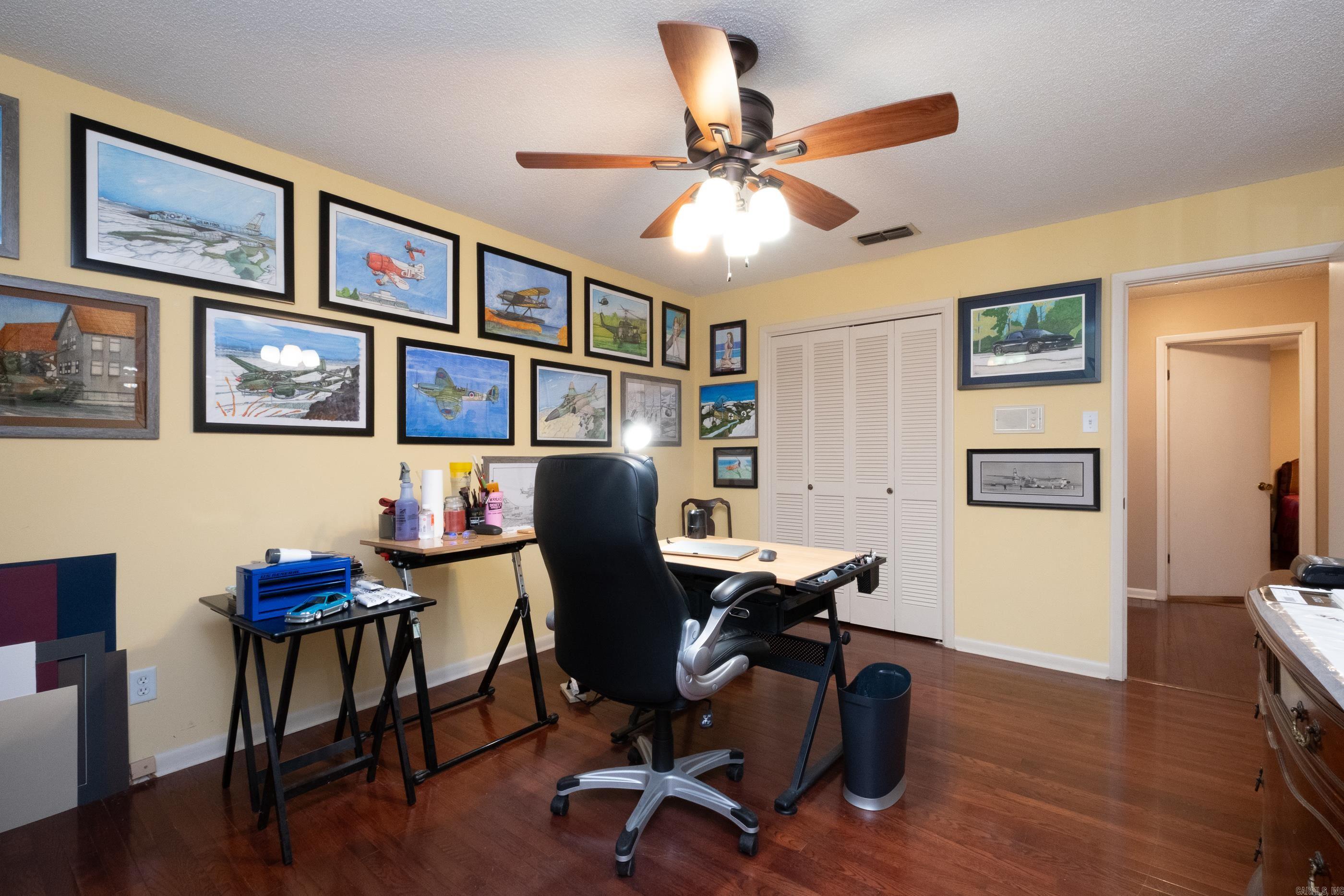 COLONY PARK - Residential