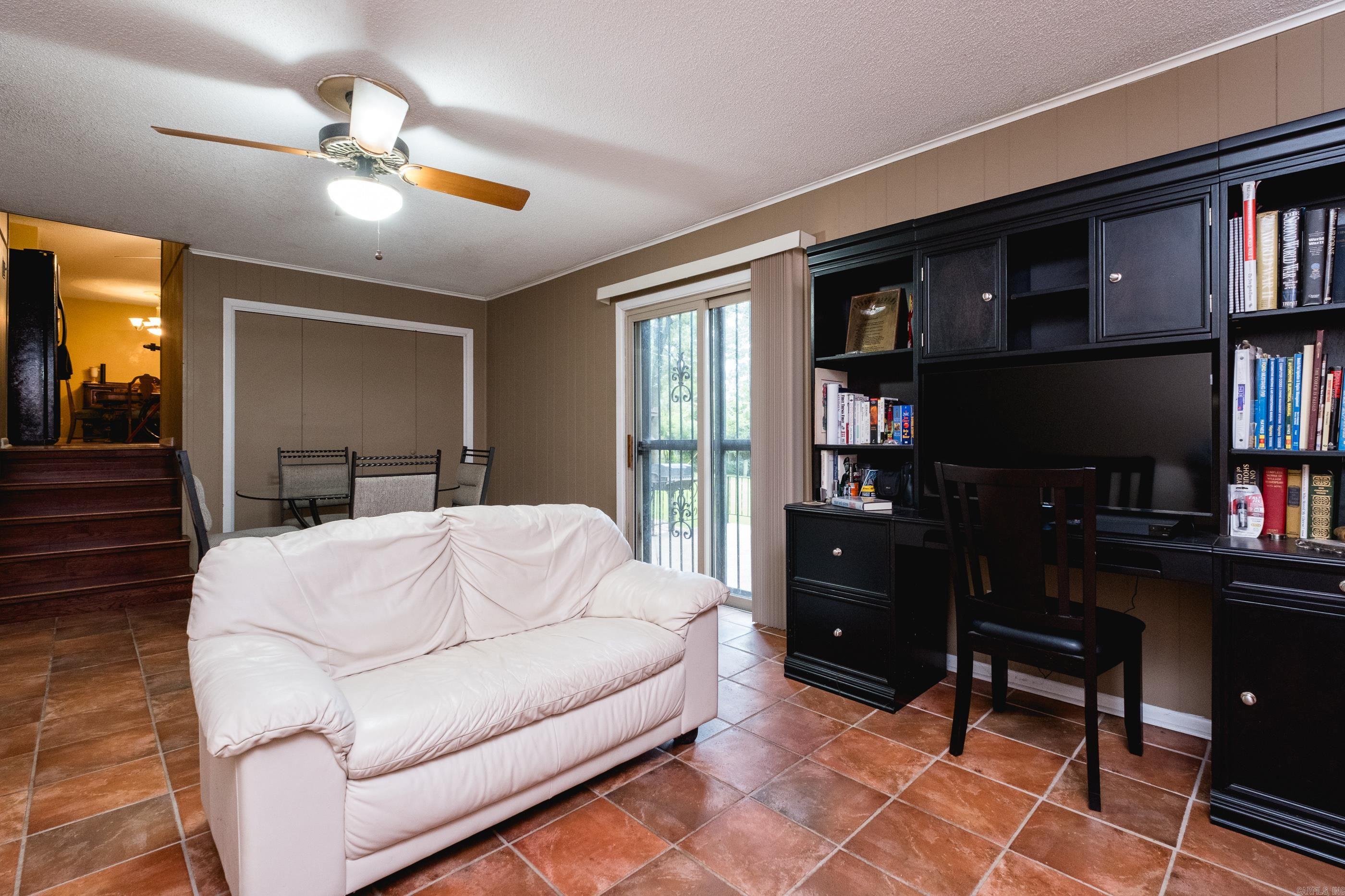 COLONY PARK - Residential