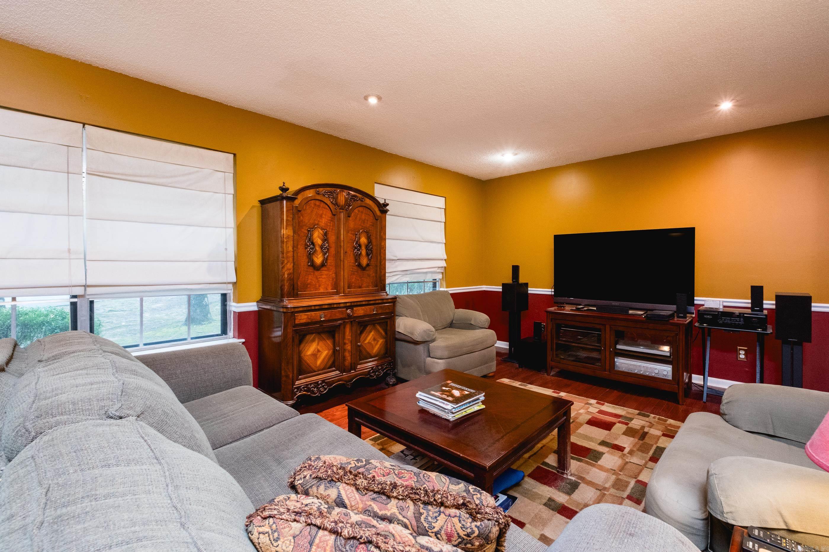 COLONY PARK - Residential