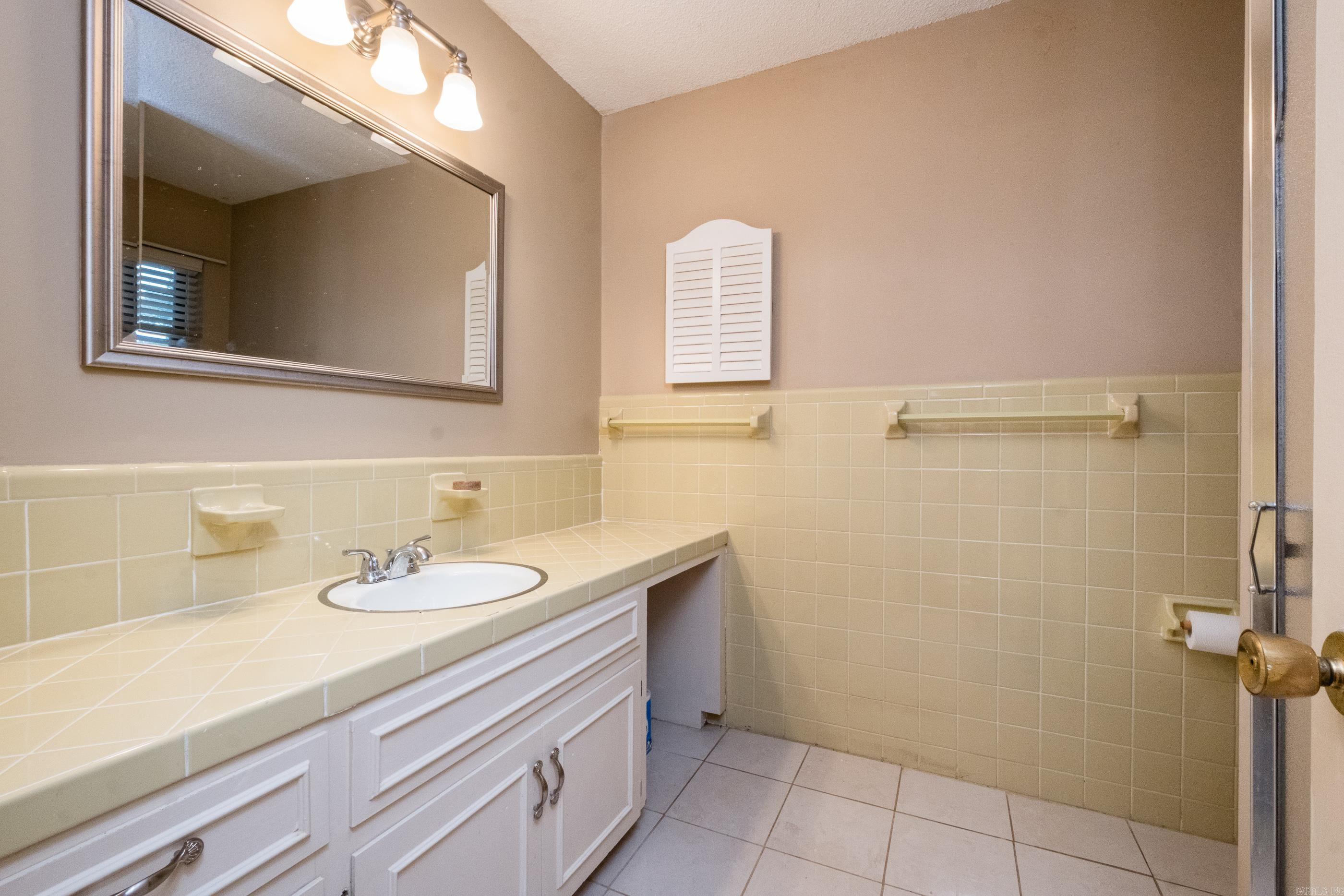 COLONY PARK - Residential