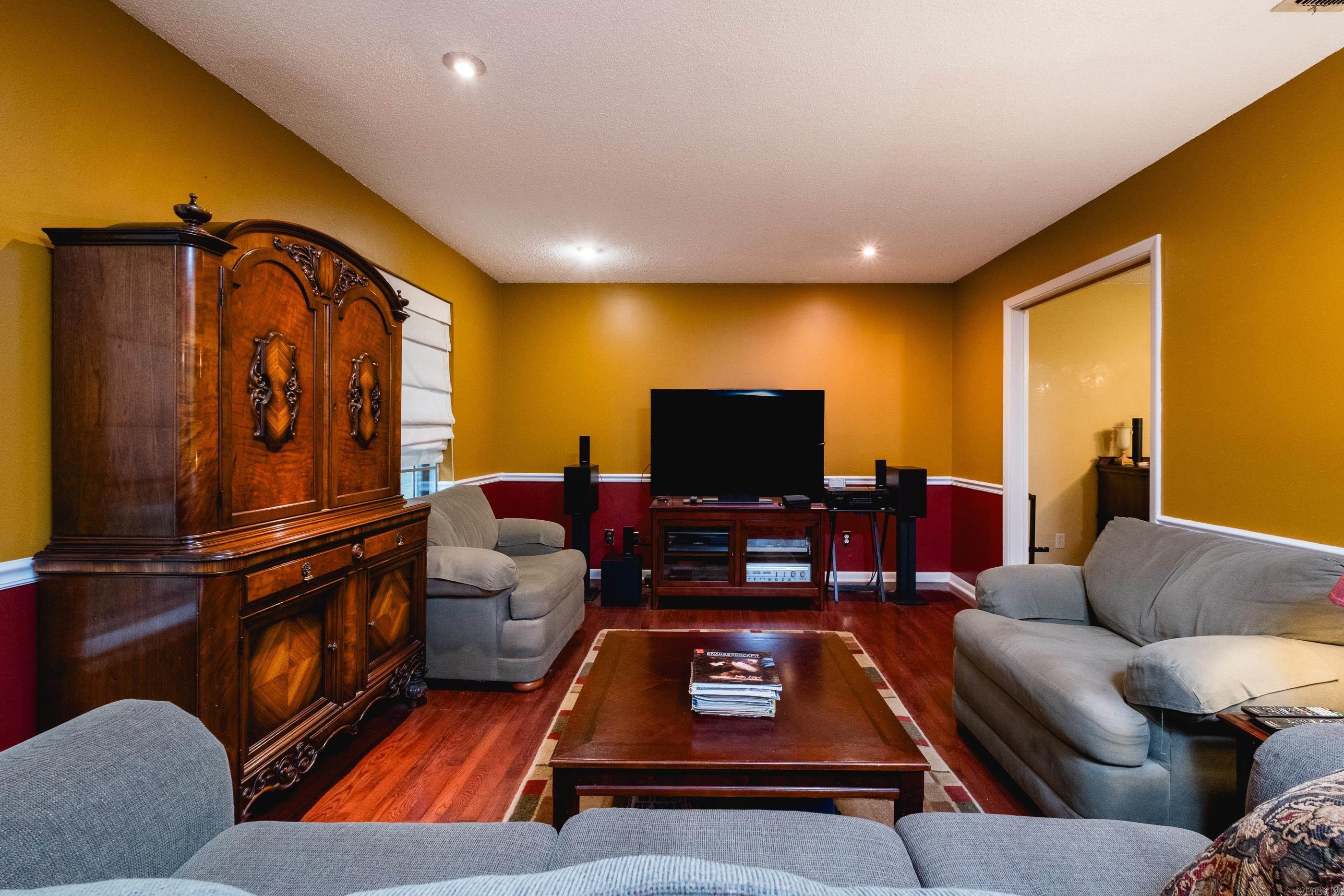 COLONY PARK - Residential