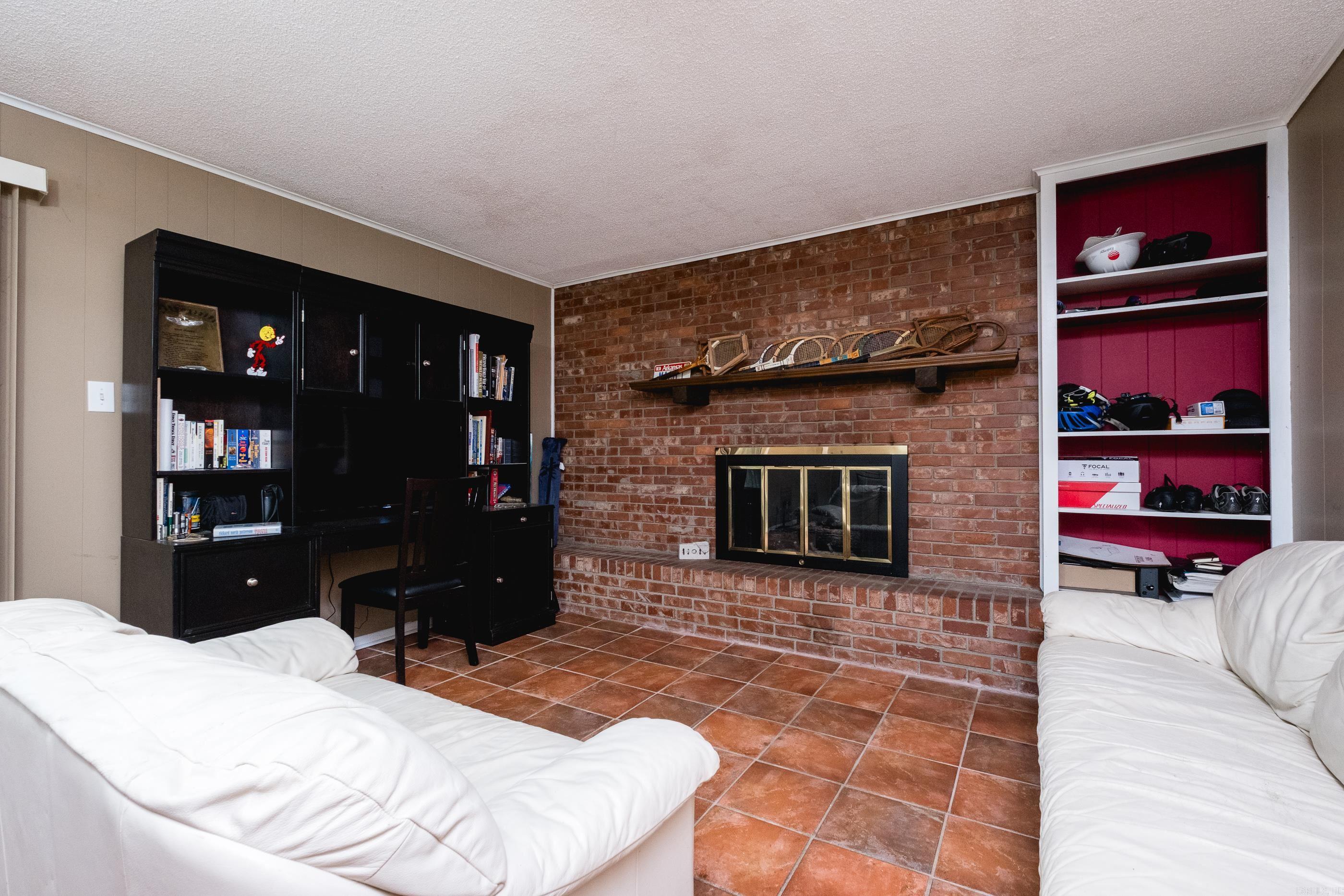 COLONY PARK - Residential