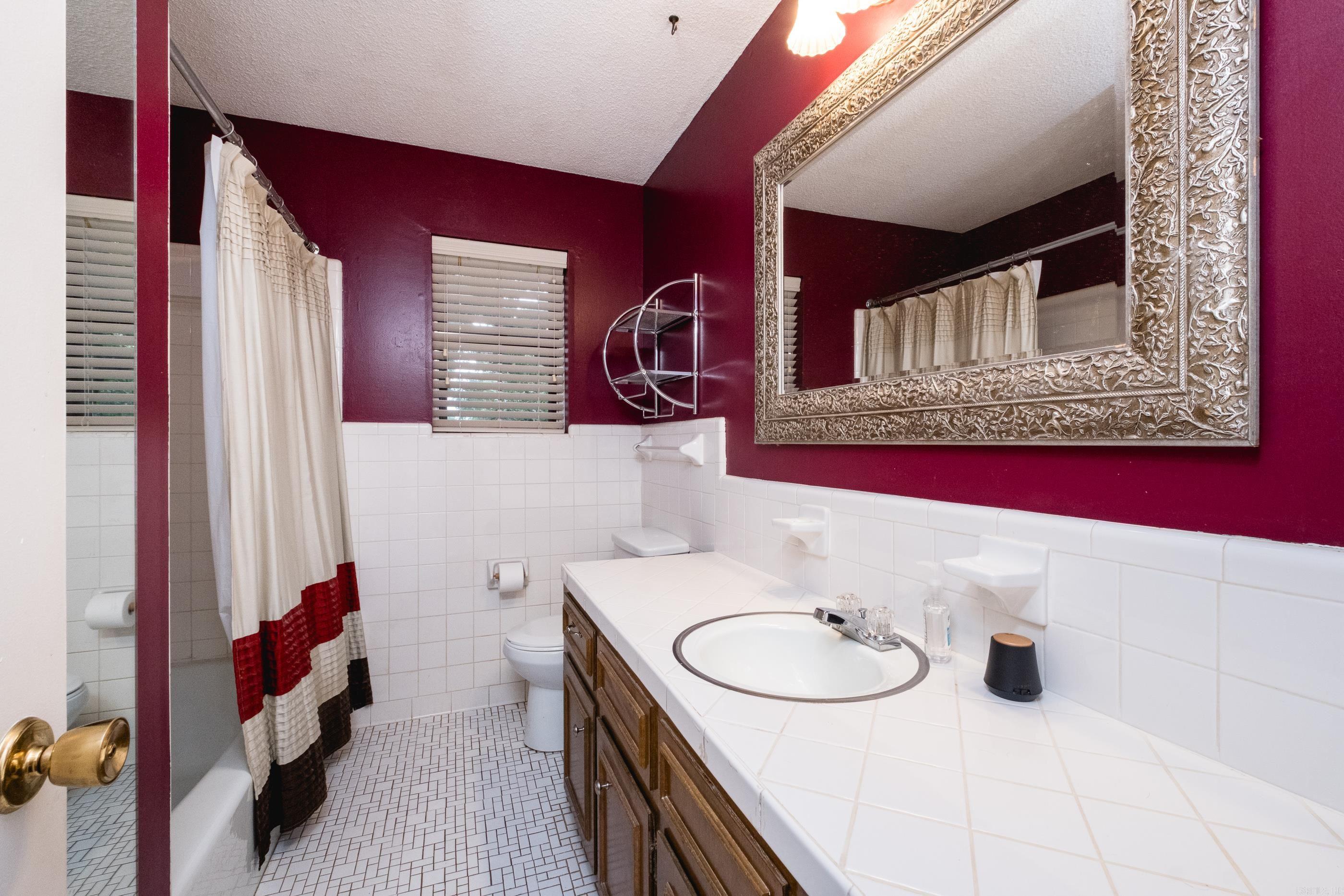 COLONY PARK - Residential