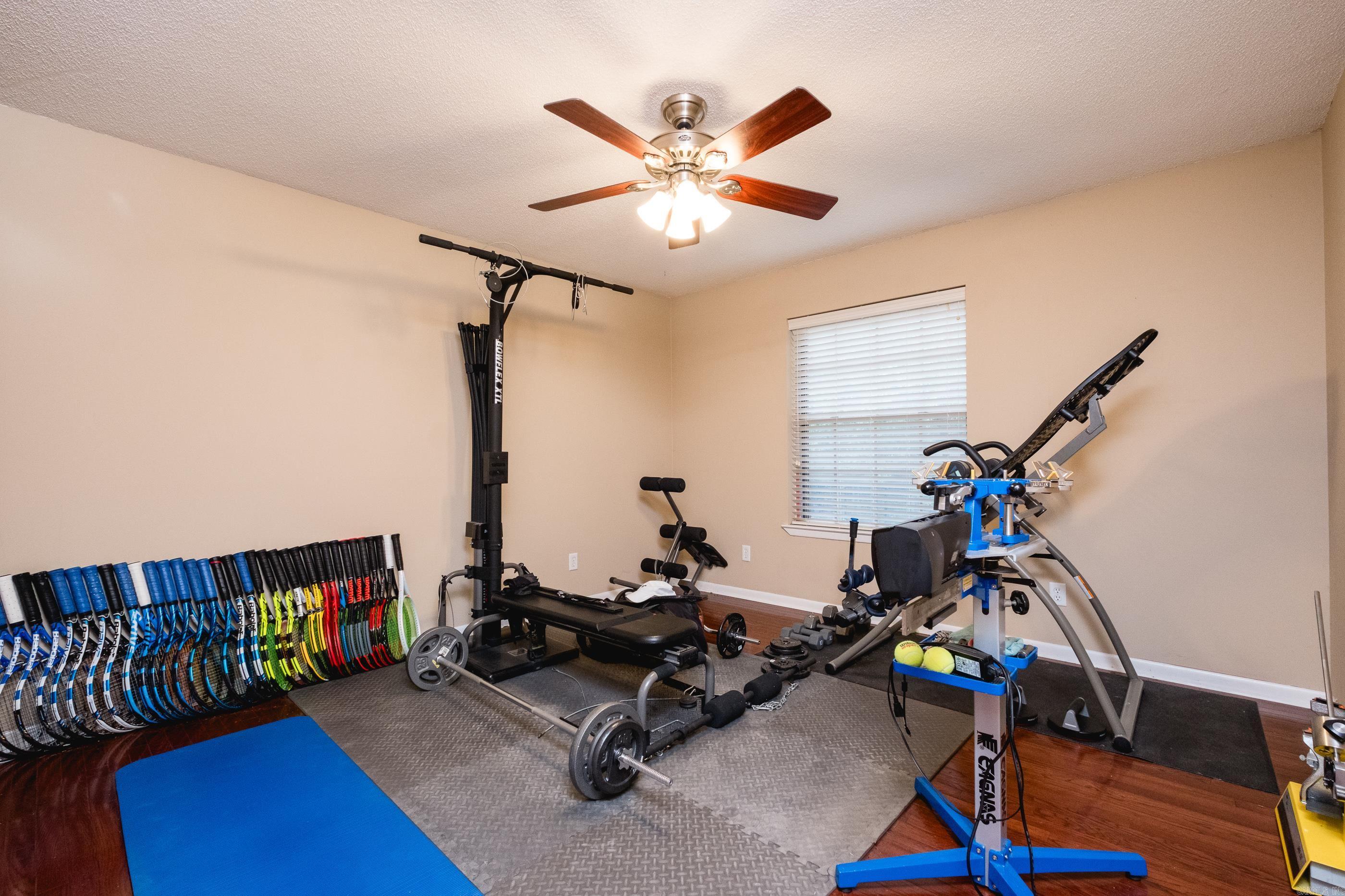 COLONY PARK - Residential