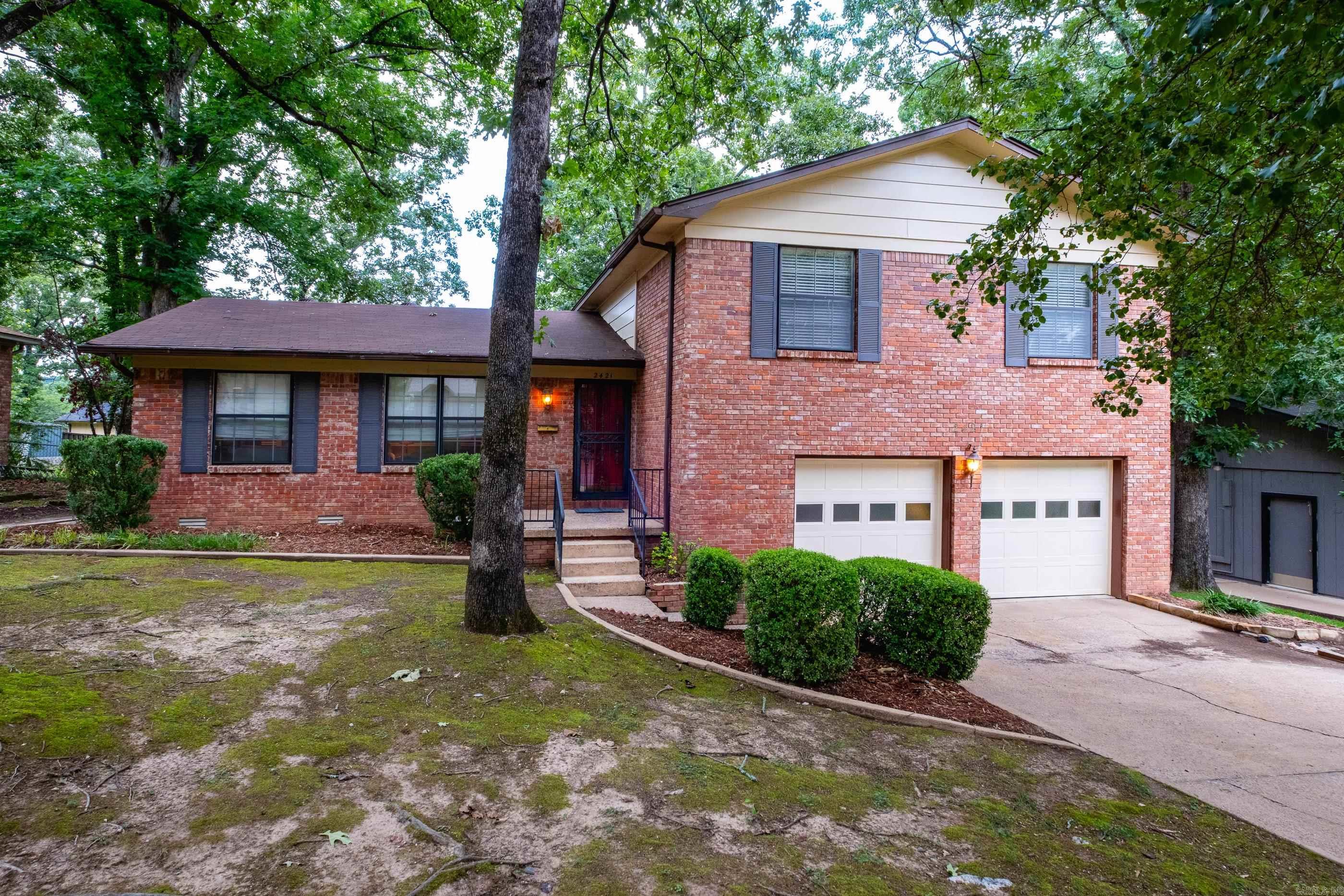 COLONY PARK - Residential