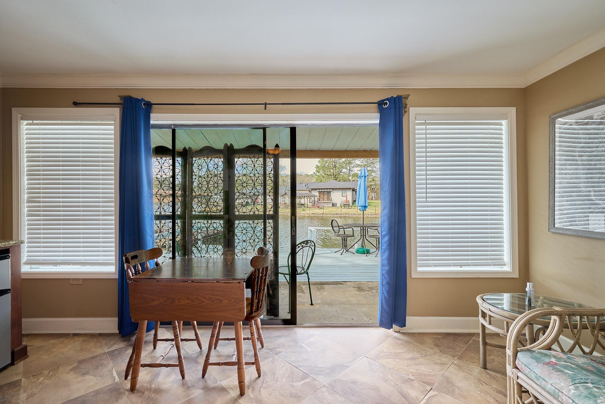 Lake Hamilton Outside - Residential