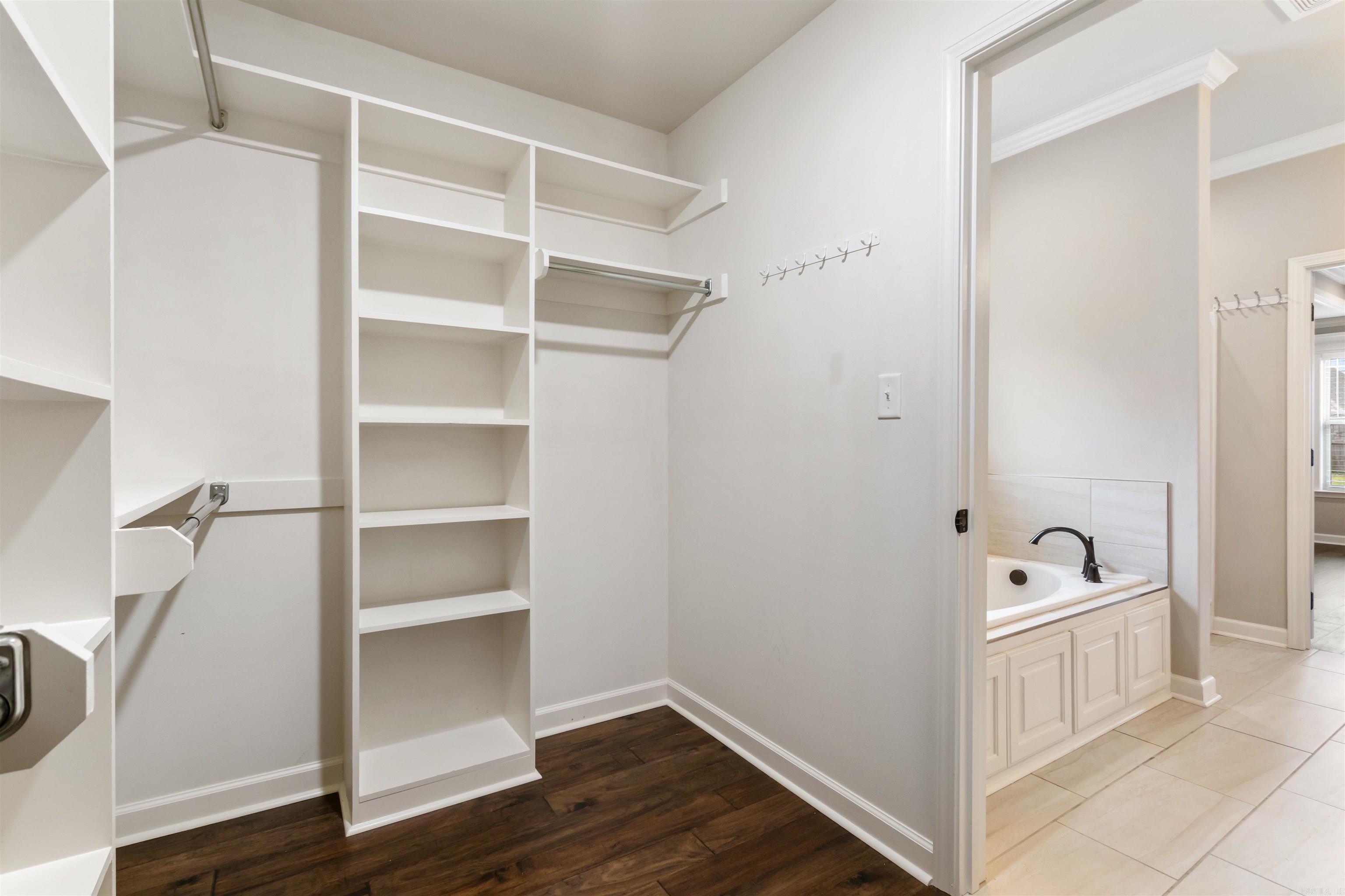 KENWOOD ESTATES SUB PH 5 - Residential