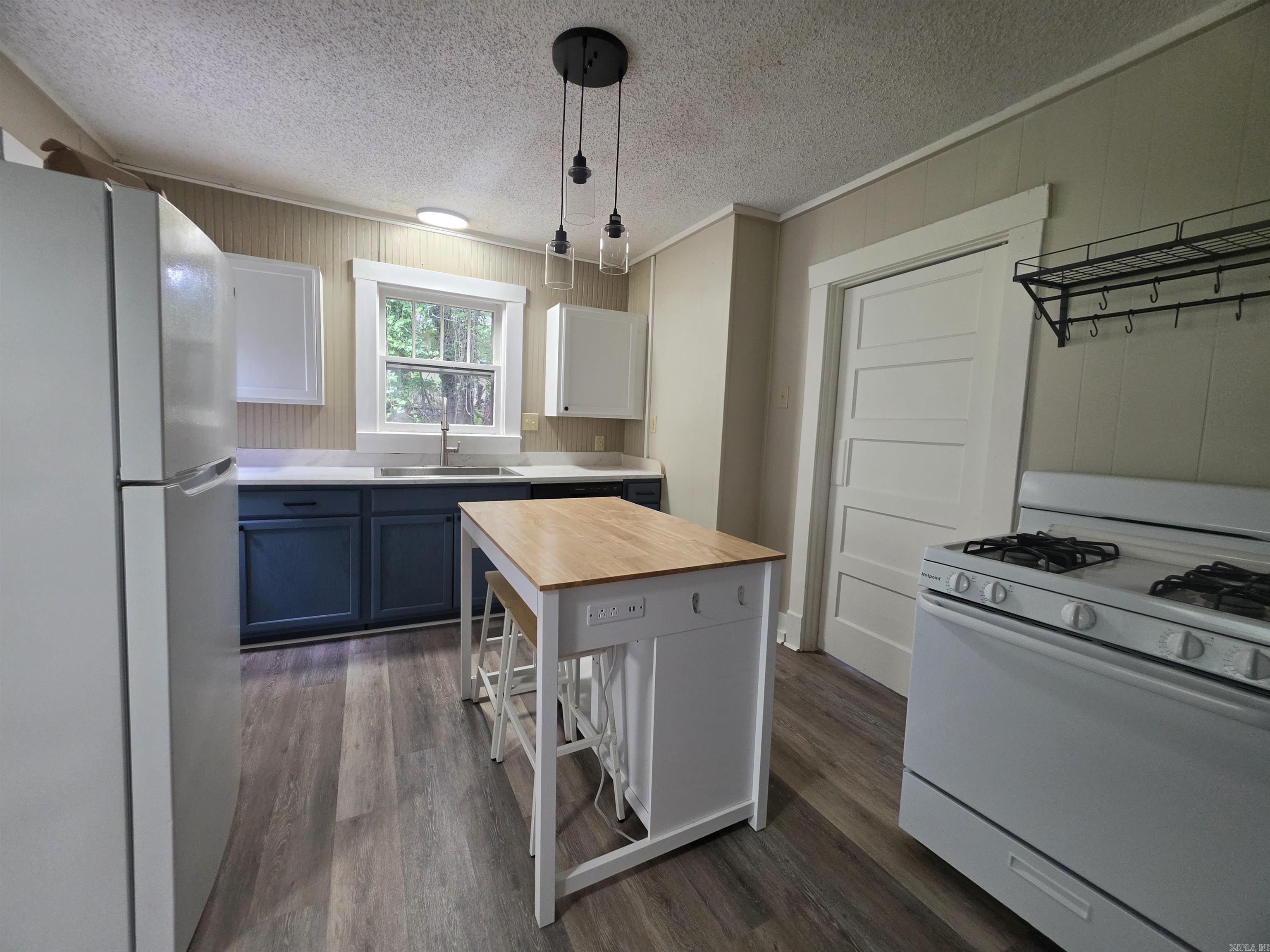 HSR BLK - Residential