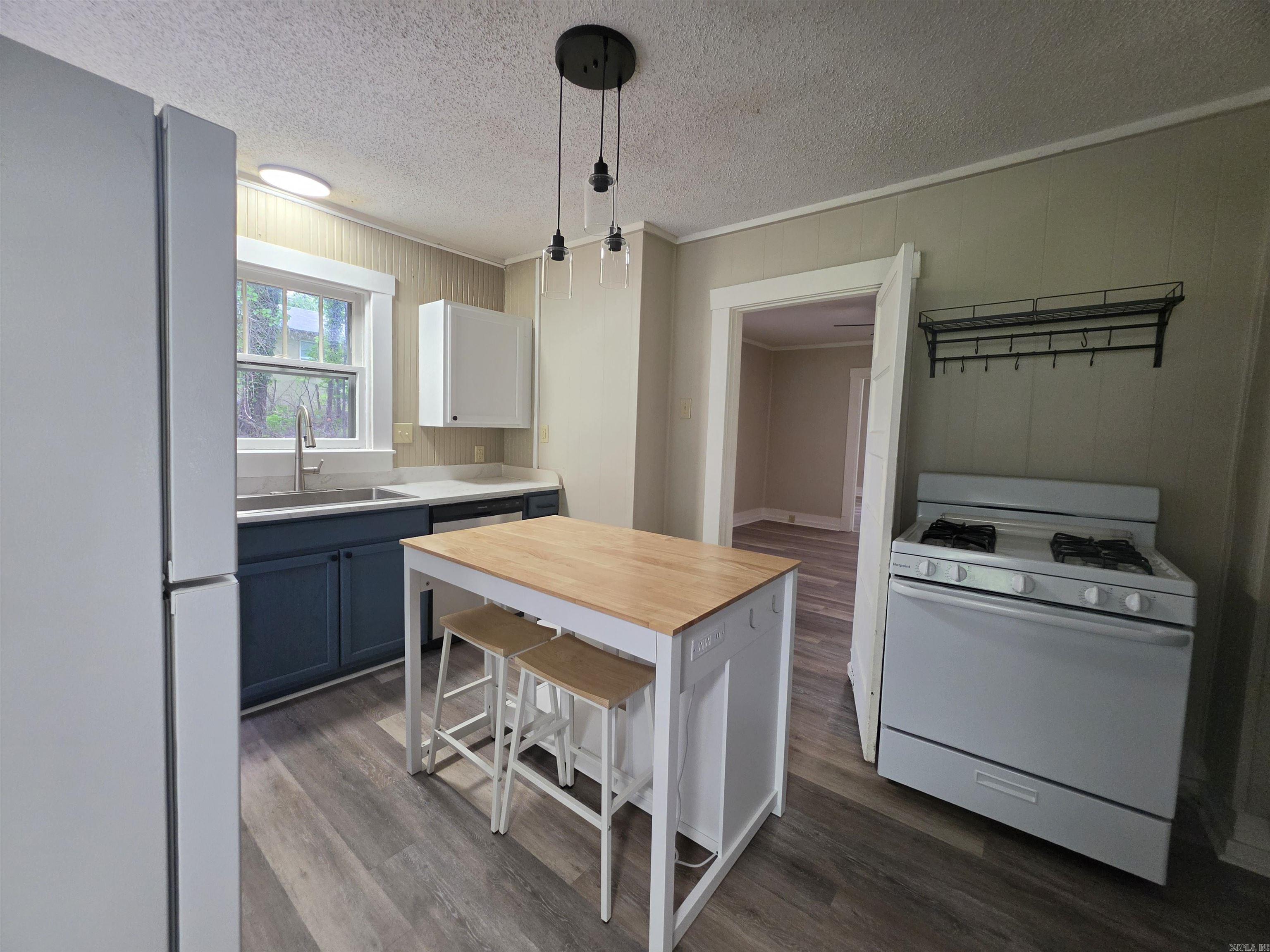 HSR BLK - Residential