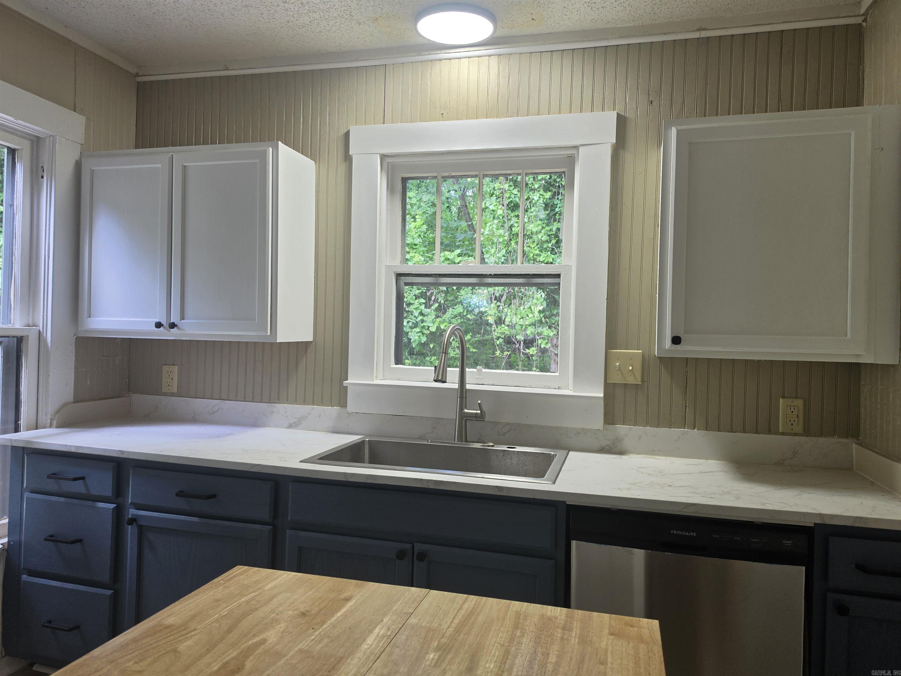 HSR BLK - Residential