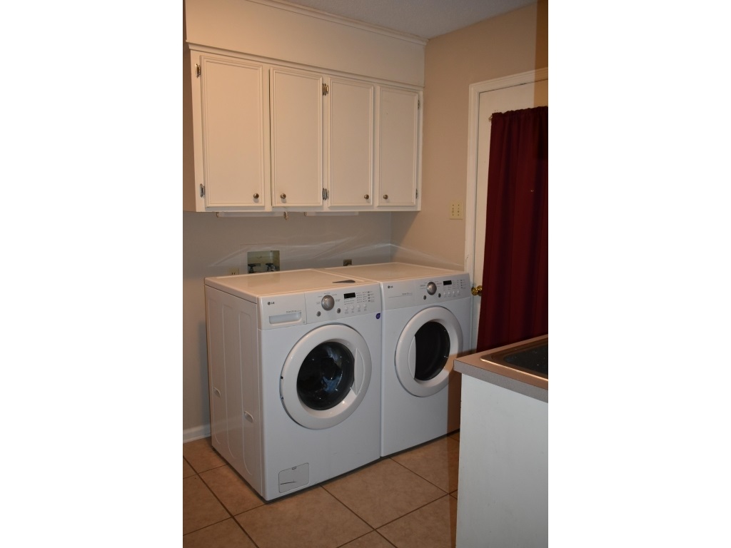 OTTER CREEK VILLAGE COML - Residential
