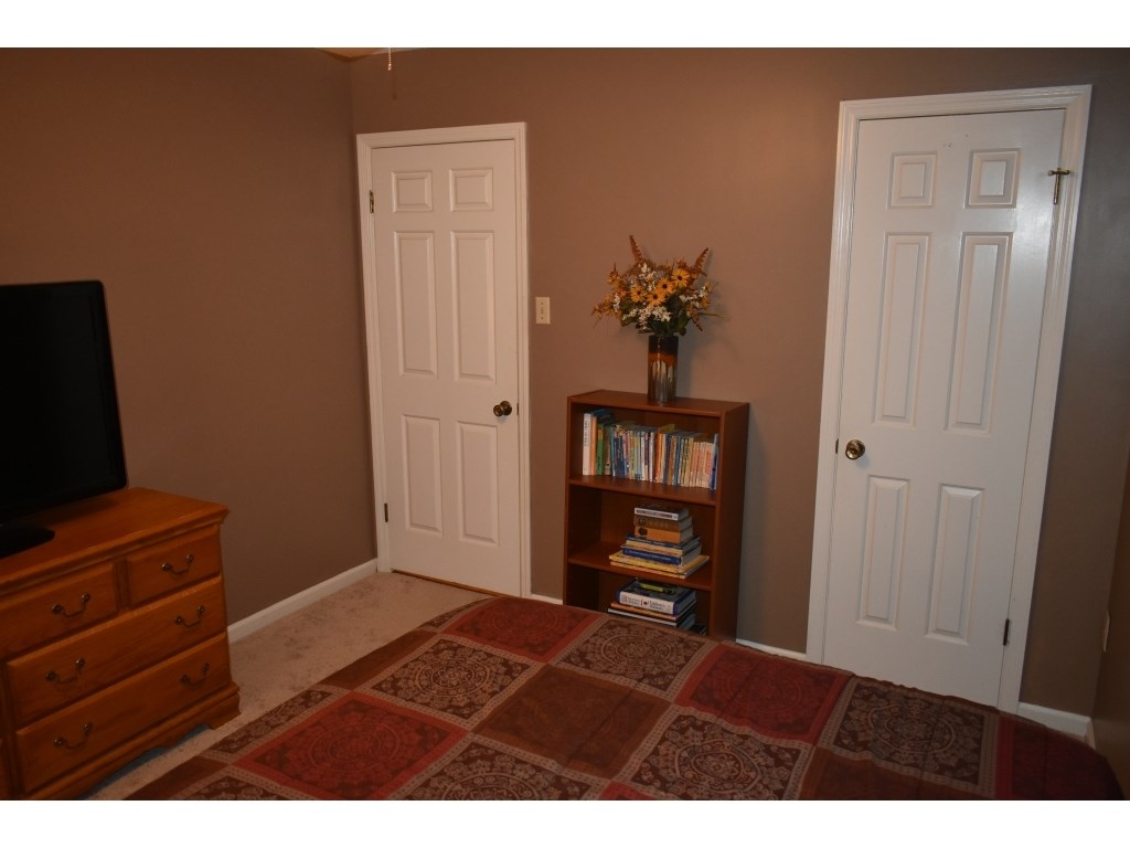 OTTER CREEK VILLAGE COML - Residential