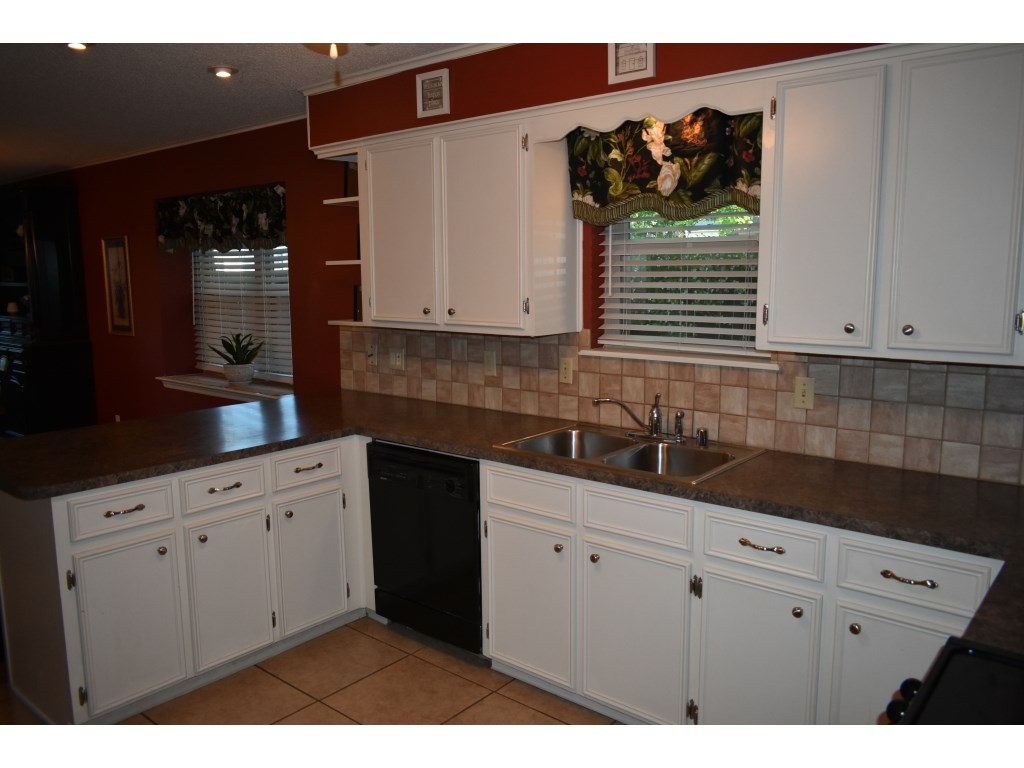 OTTER CREEK VILLAGE COML - Residential