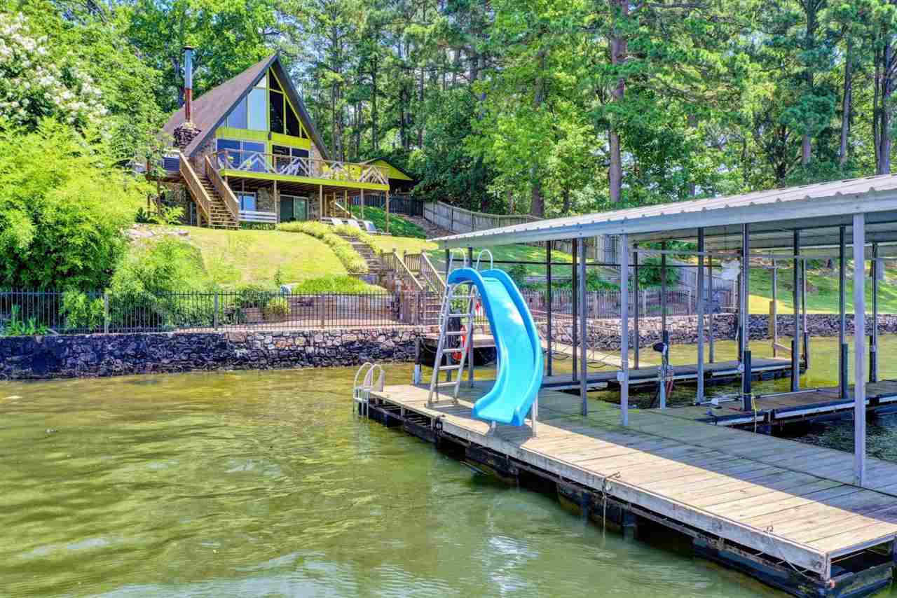 LAKEVIEW COURTS - Residential