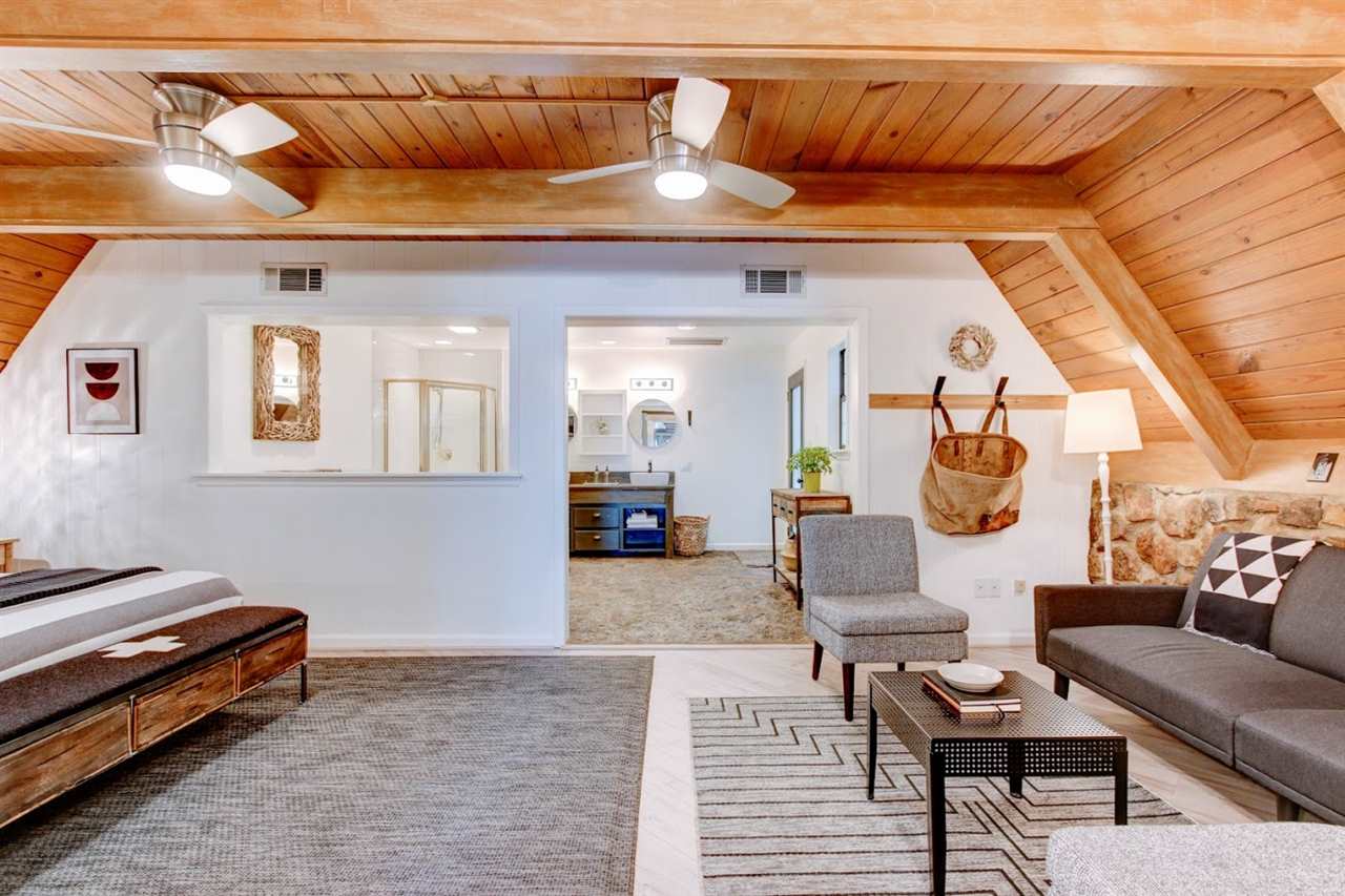 LAKEVIEW COURTS - Residential