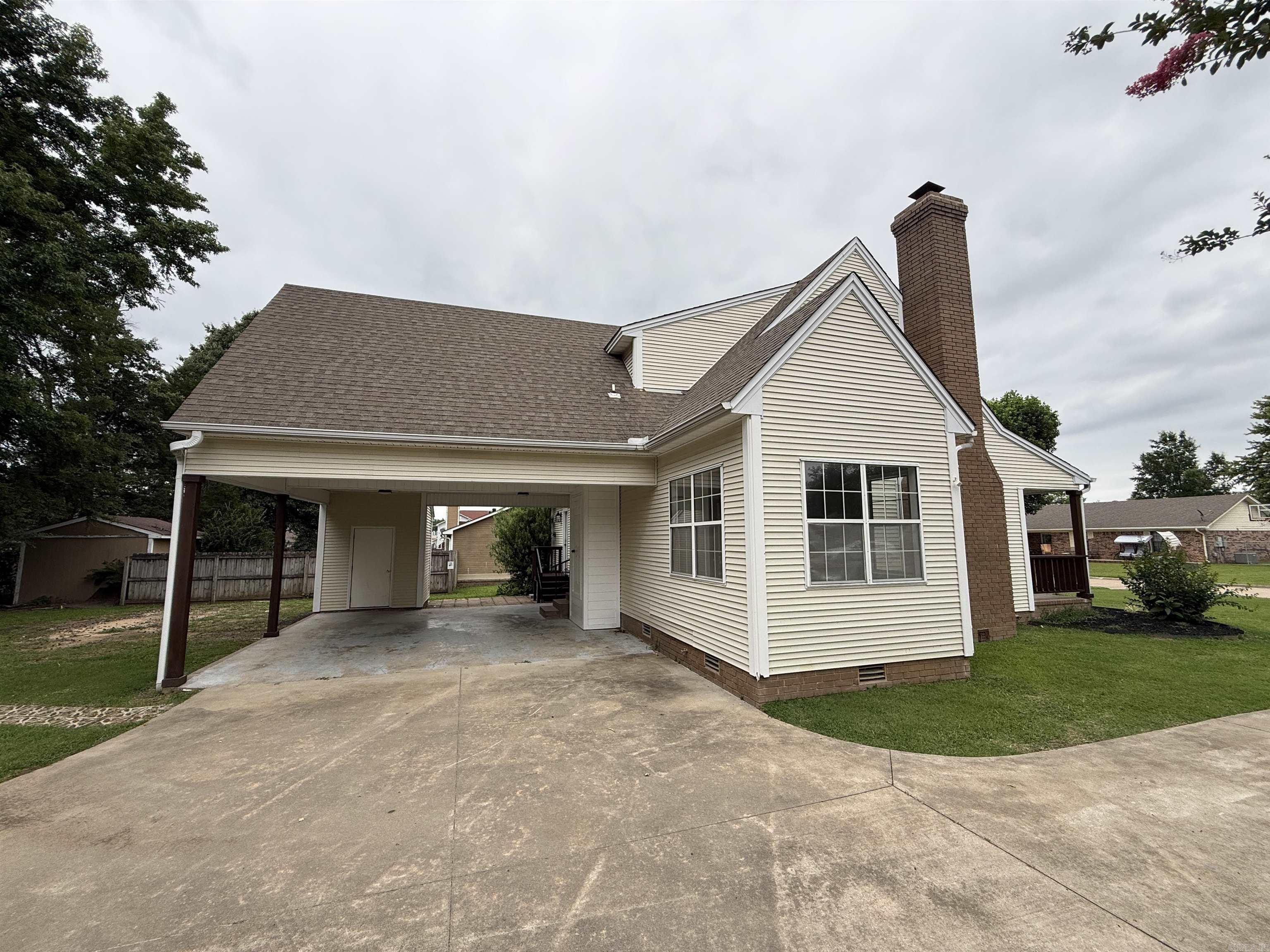 CHARLESTOWNE - Residential