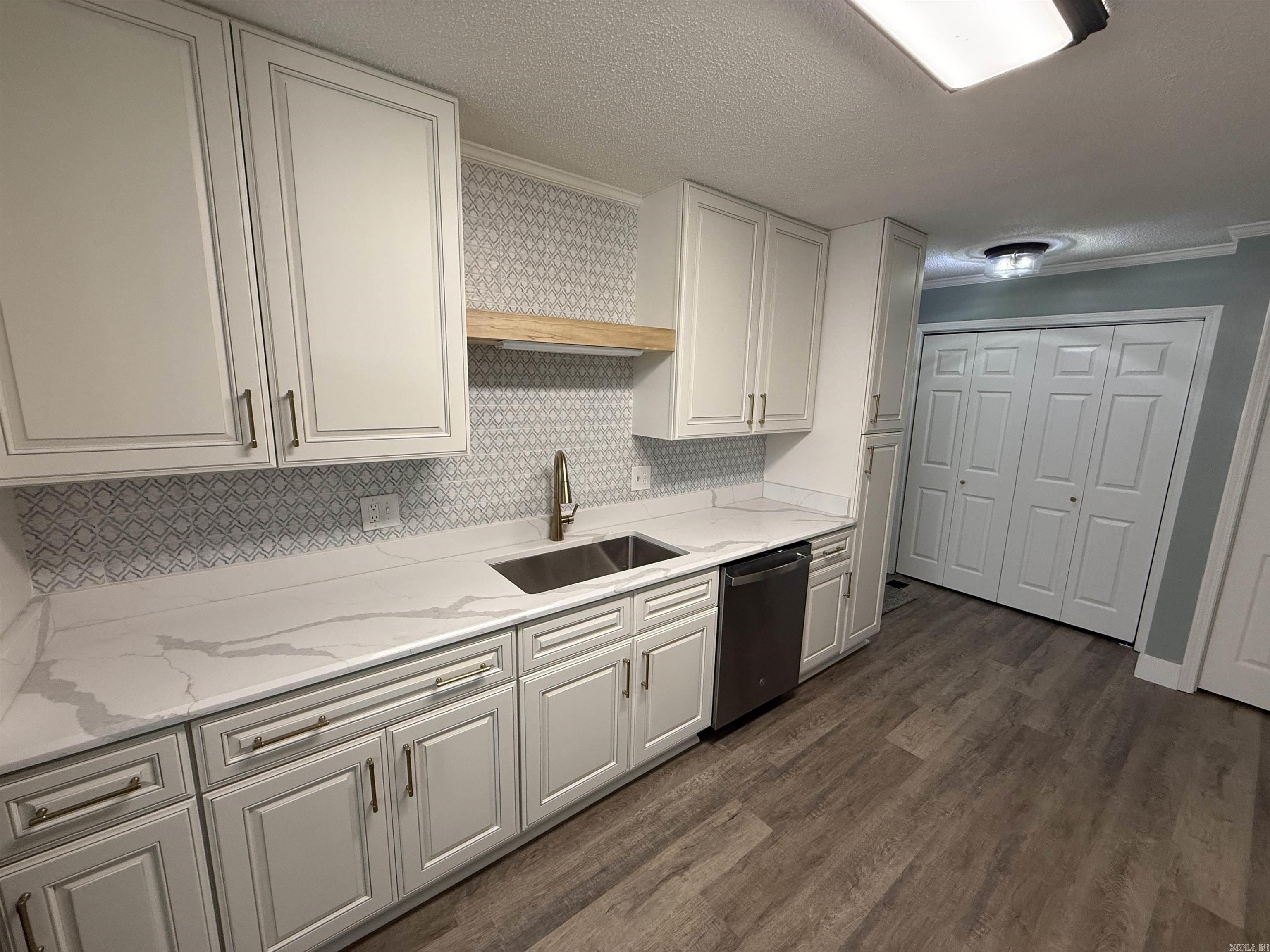 CHARLESTOWNE - Residential