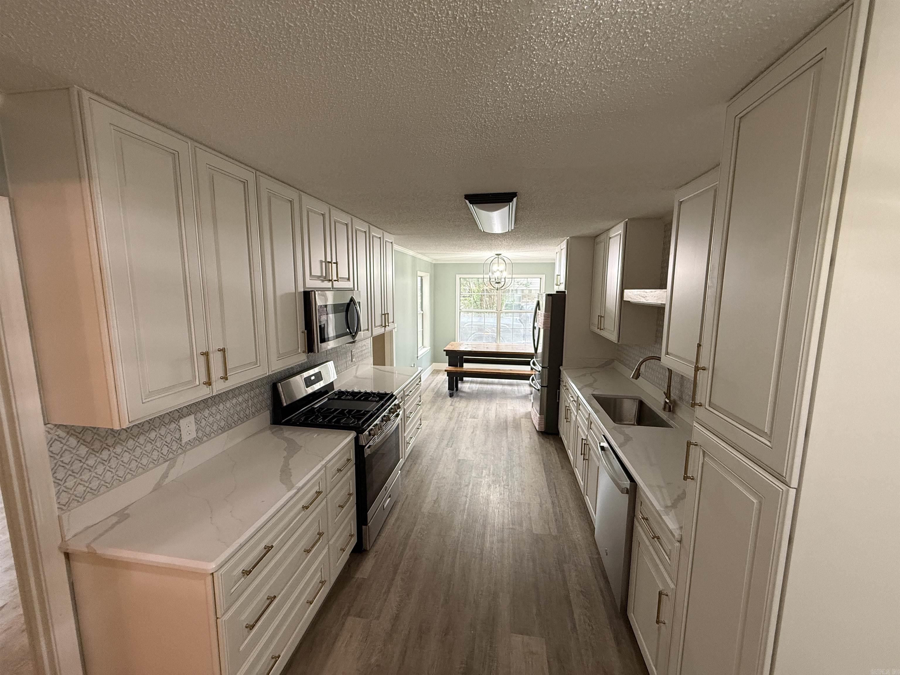 CHARLESTOWNE - Residential