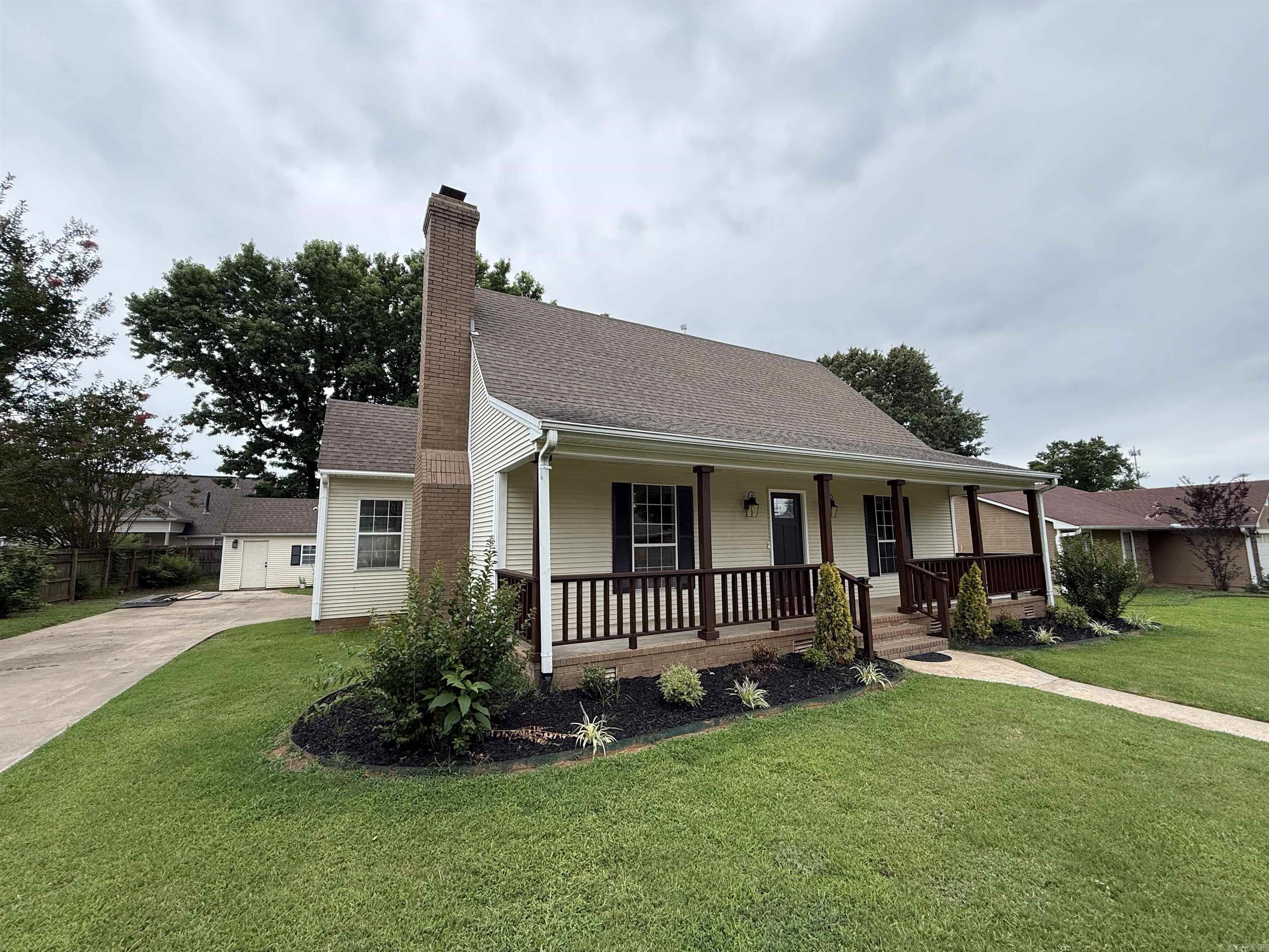 CHARLESTOWNE - Residential