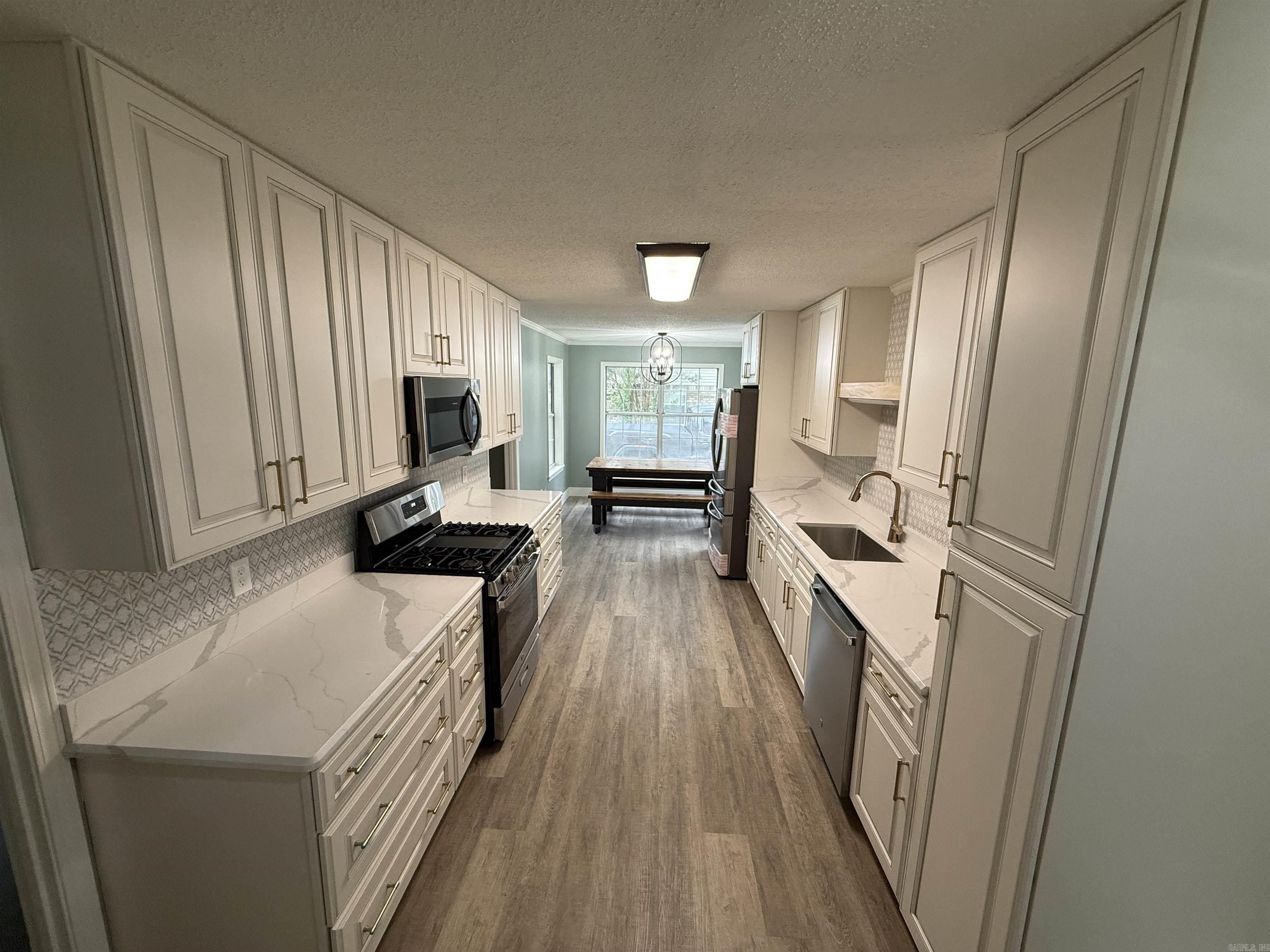 CHARLESTOWNE - Residential