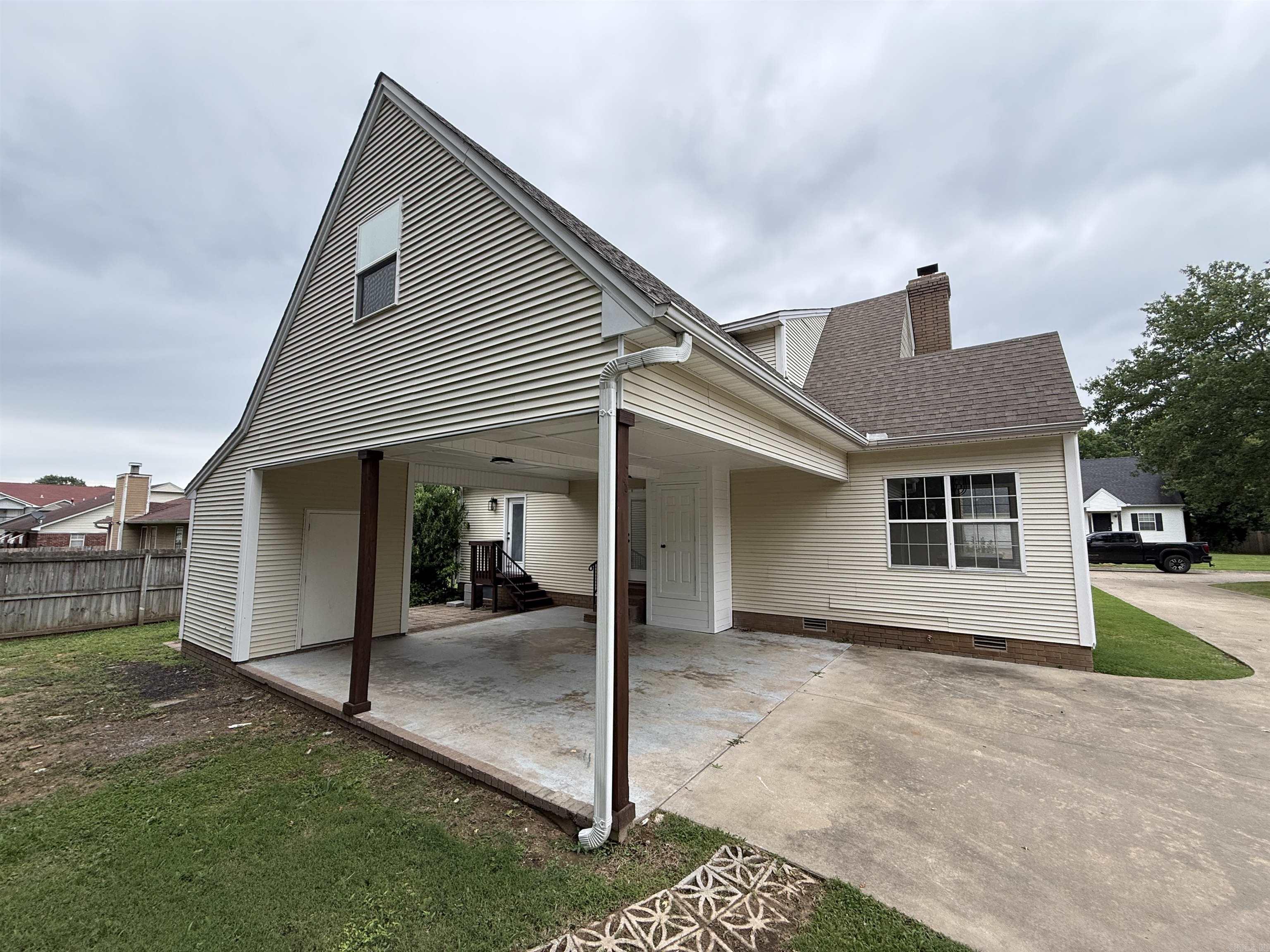 CHARLESTOWNE - Residential